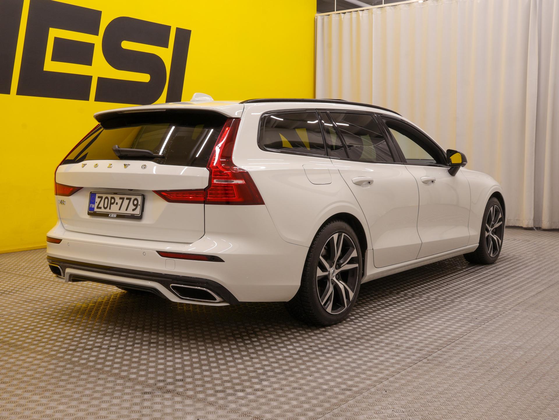 Pienoiskuva 3: 2019 Volvo V60