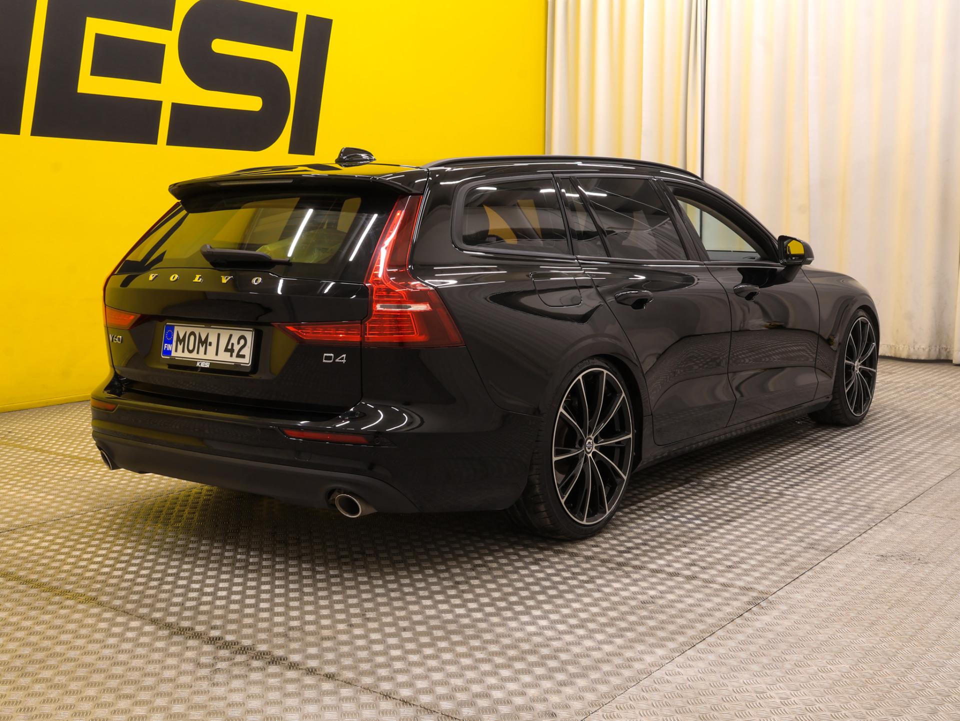 Pienoiskuva 3: 2019 Volvo V60