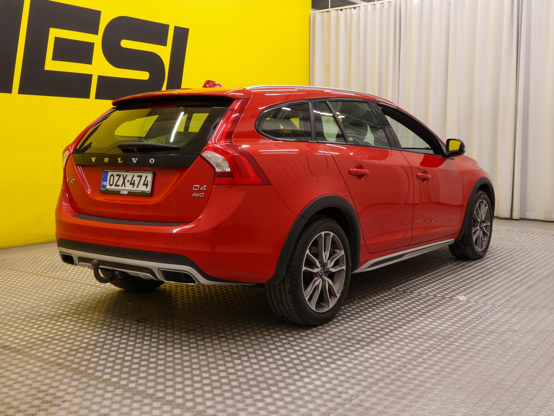 Pienoiskuva 2: 2017 Volvo V60 Cross Country