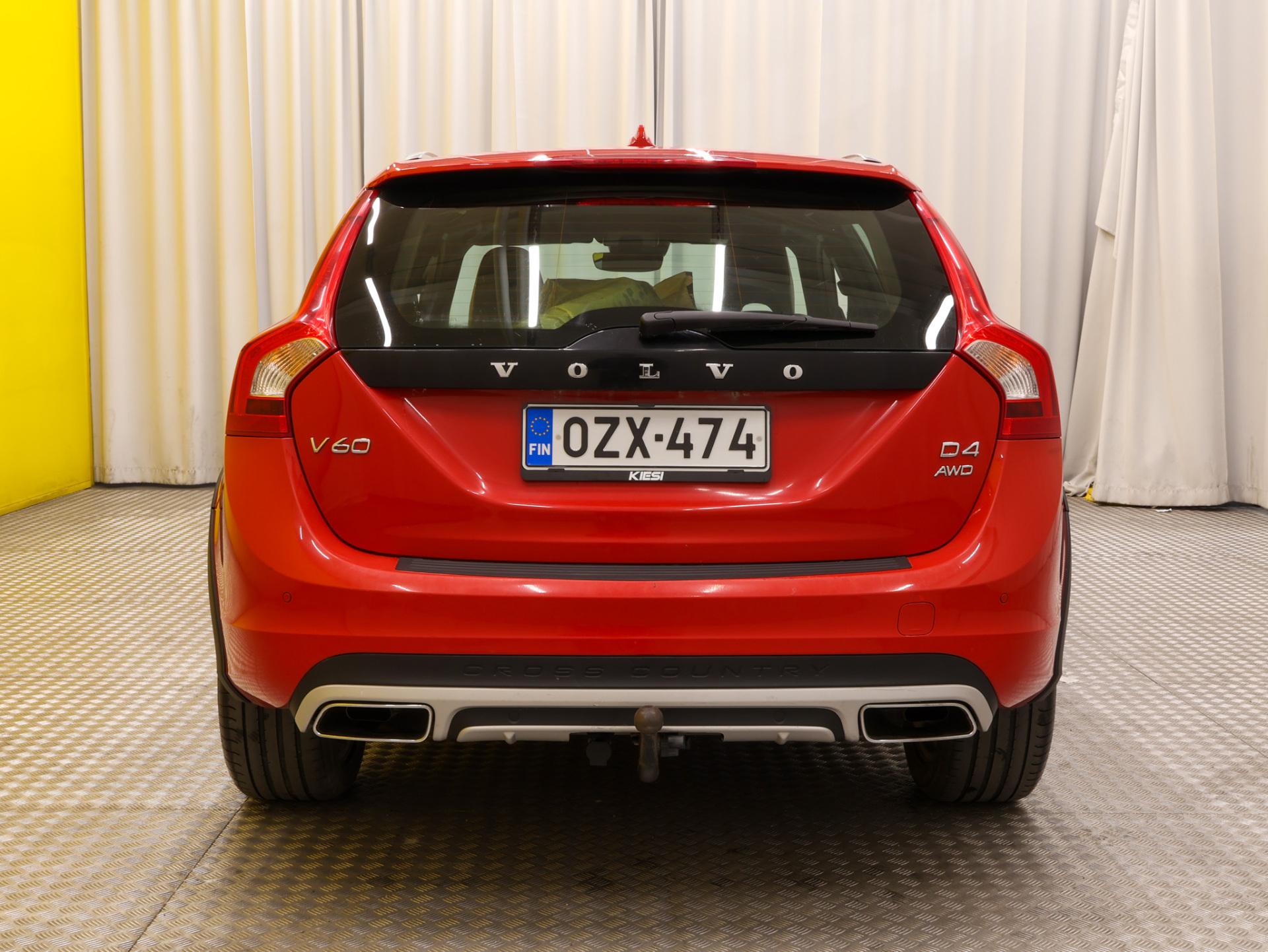 Näytä kaikki kuvat: 2017 Volvo V60 Cross Country