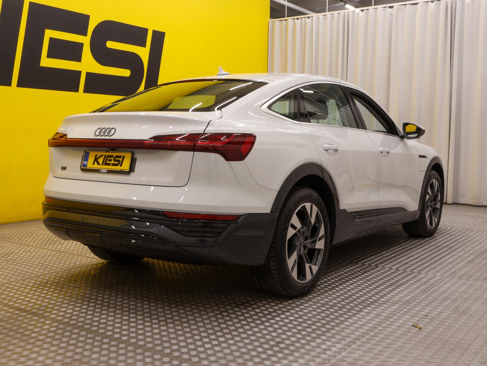 Pienoiskuva 3: 2024 Audi Q8 e-tron