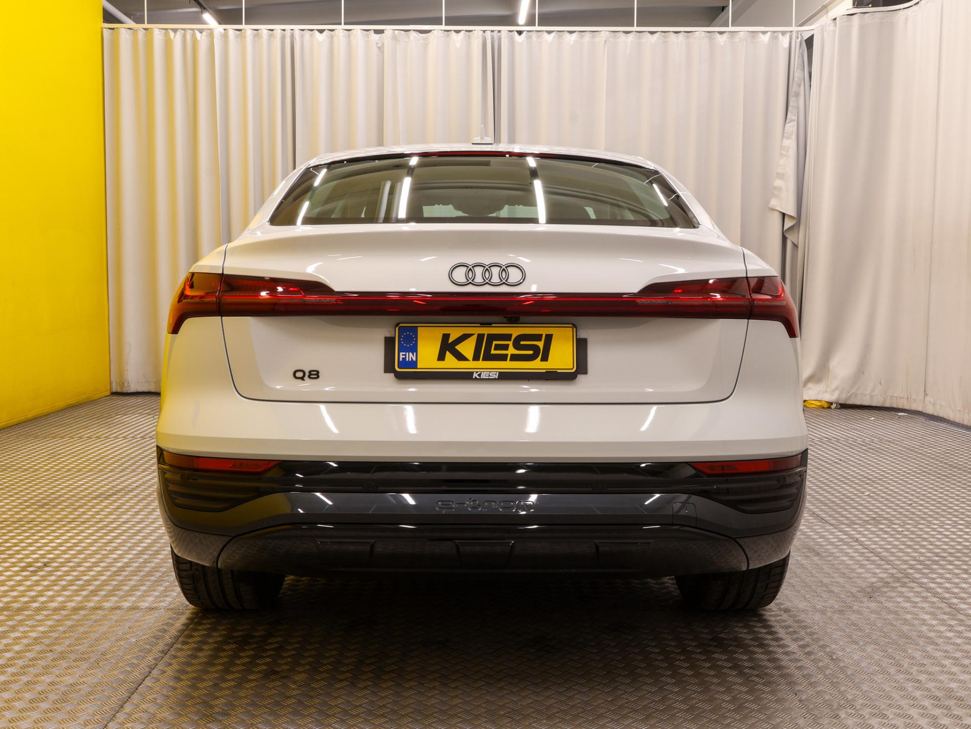 Näytä kaikki kuvat: 2024 Audi Q8 e-tron