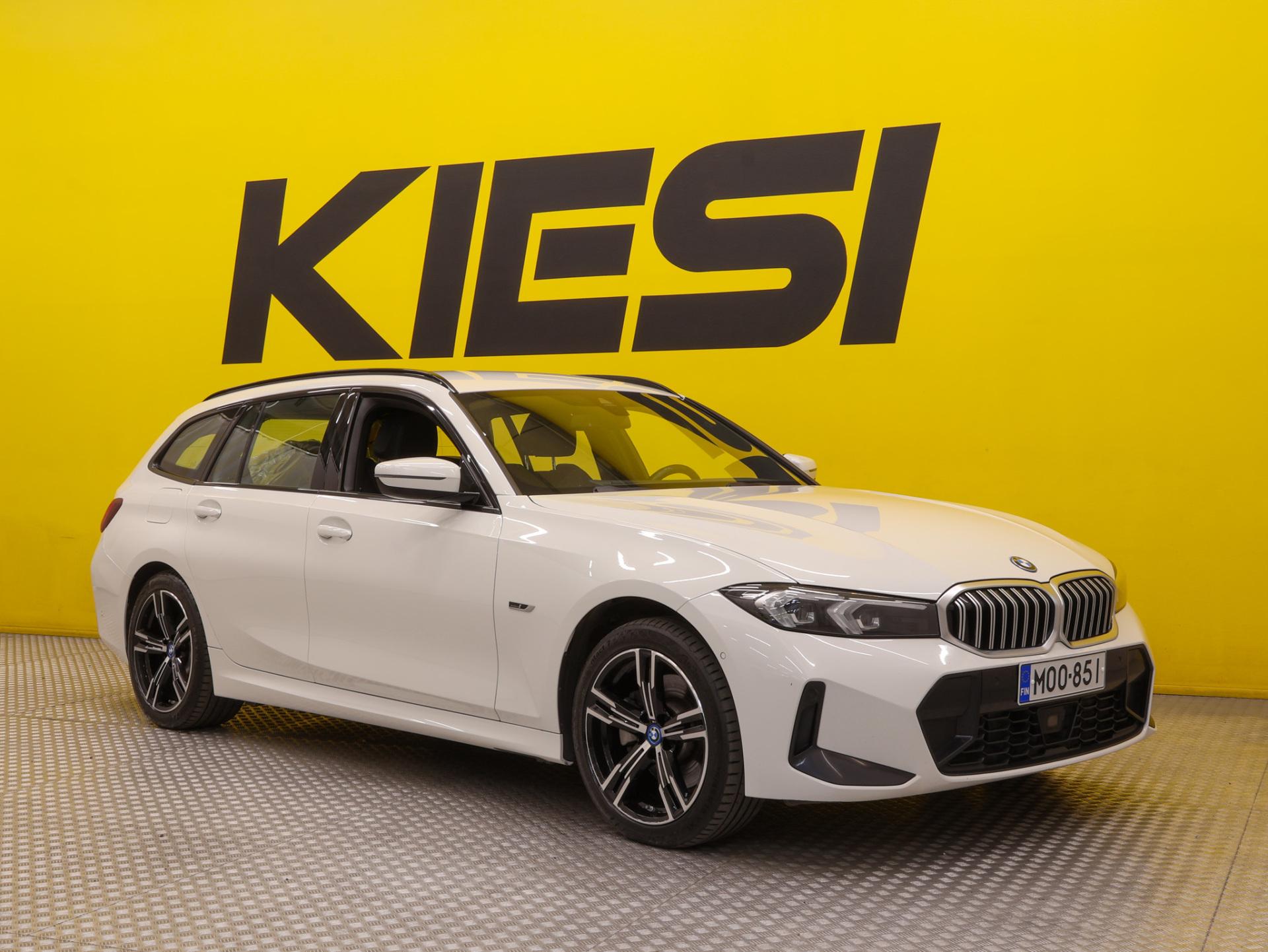 2023 BMW 330
