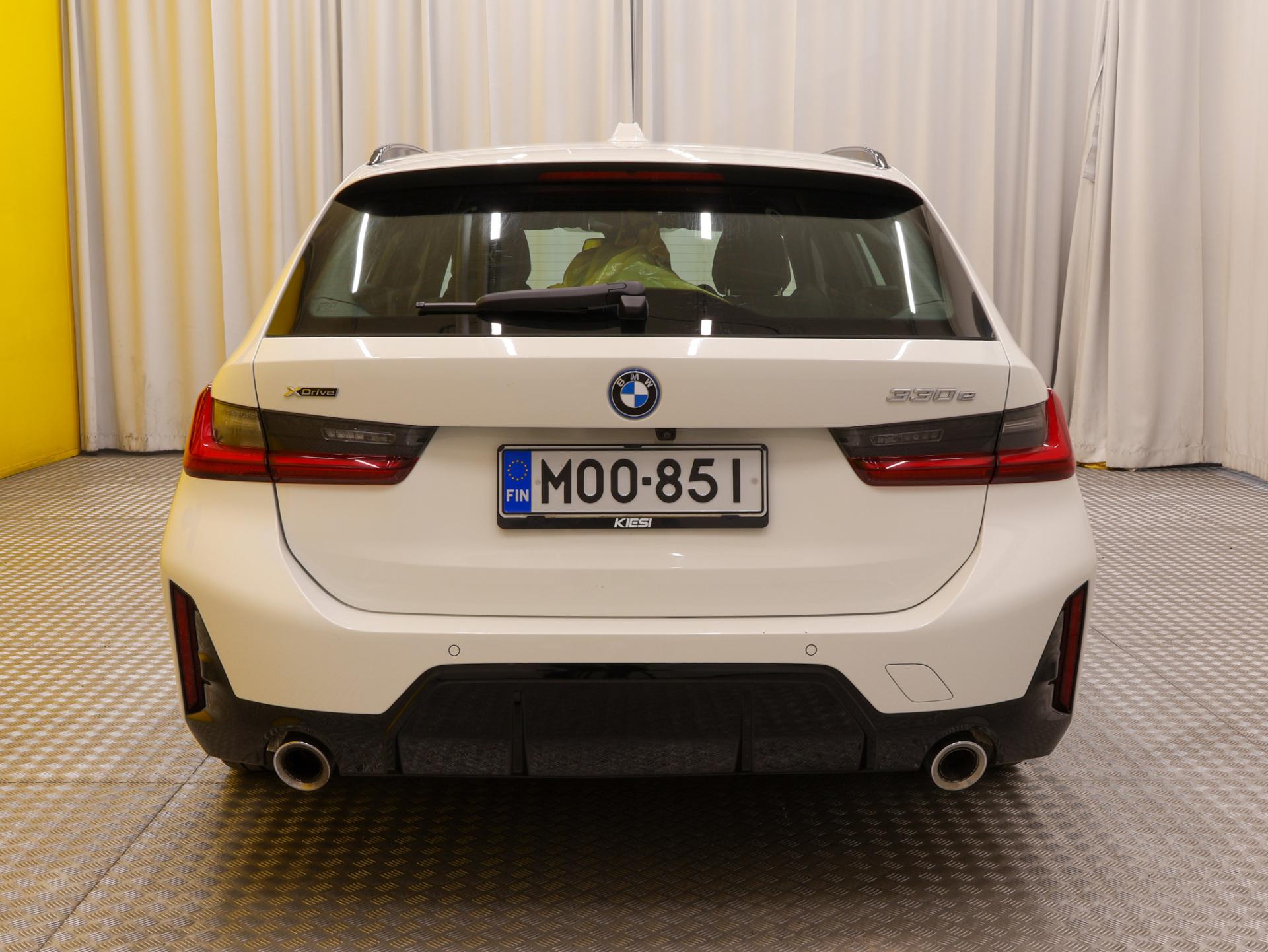 Näytä kaikki kuvat: 2023 BMW 330