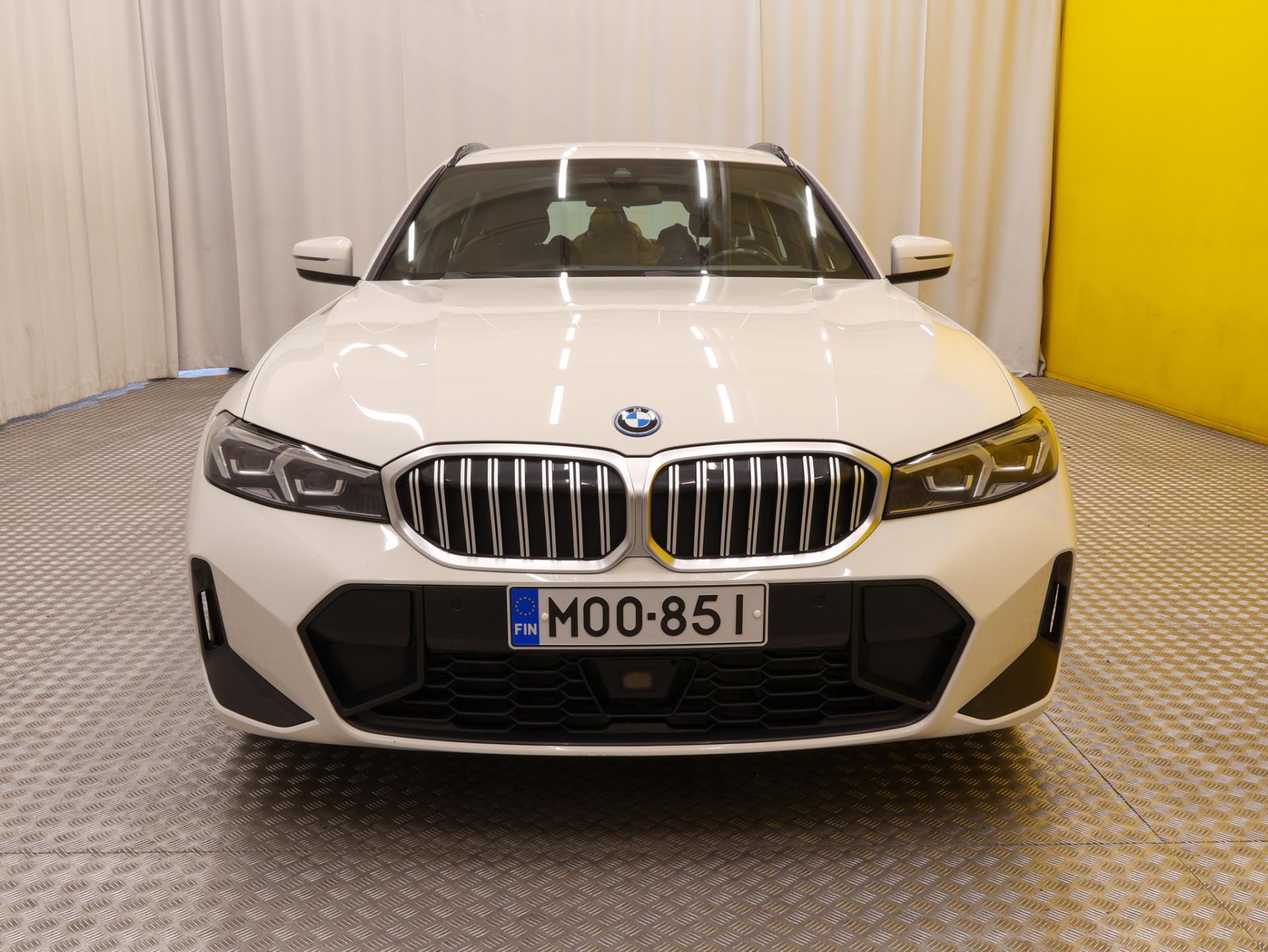BMW 330 2023, kuva 7/40
