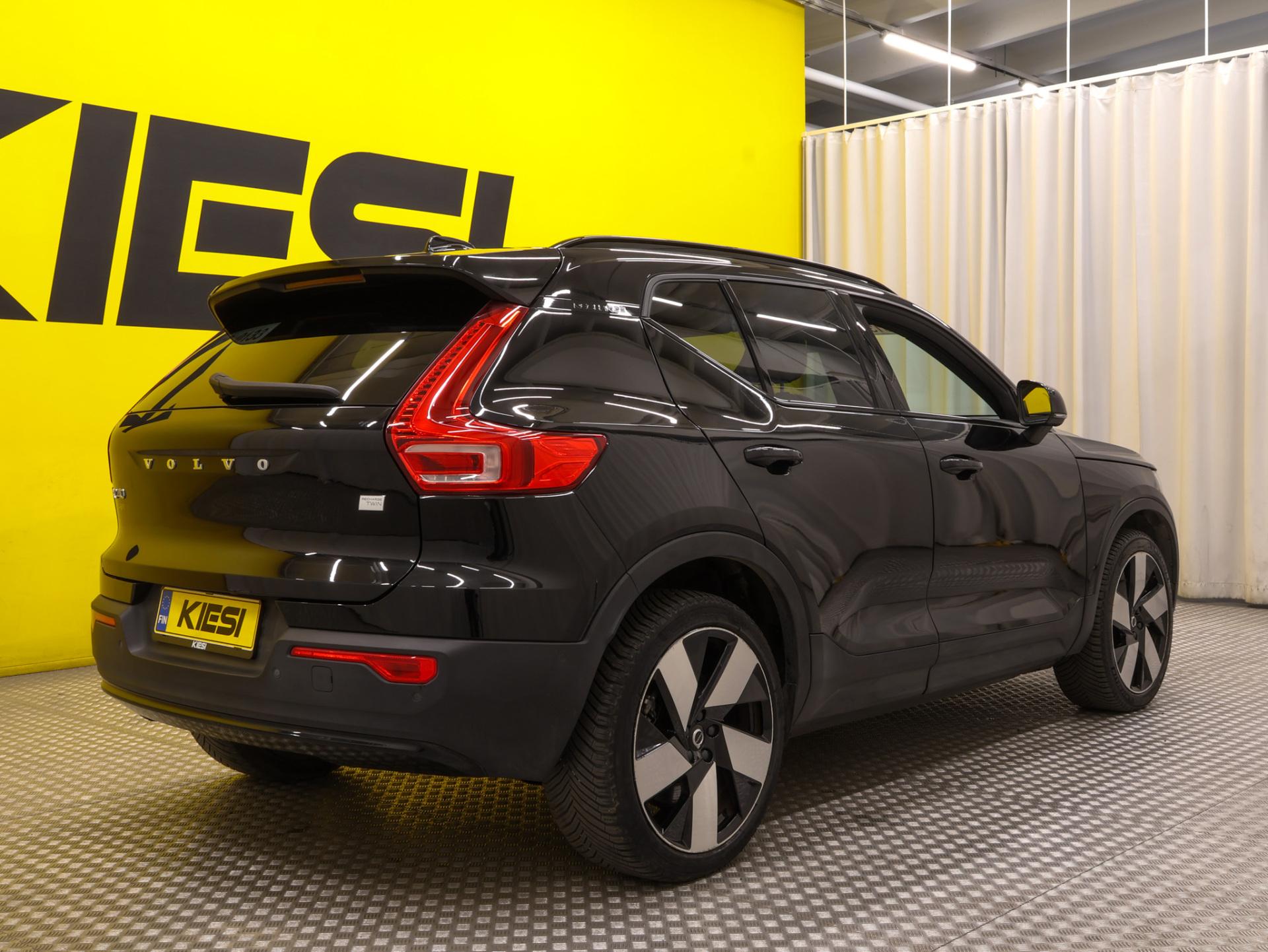 Pienoiskuva 3: 2023 Volvo XC40