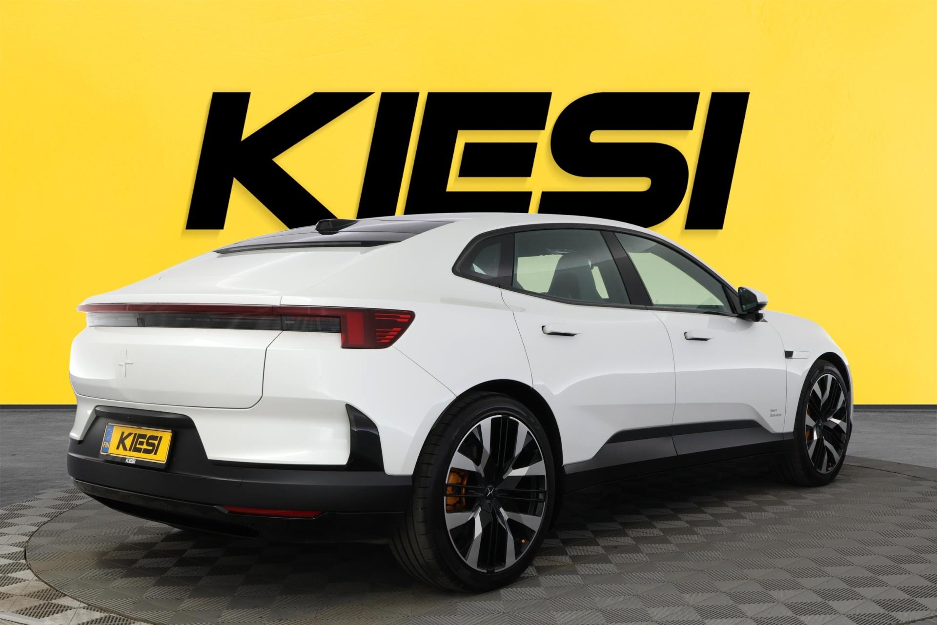 Näytä kaikki kuvat: 2025 Polestar 4
