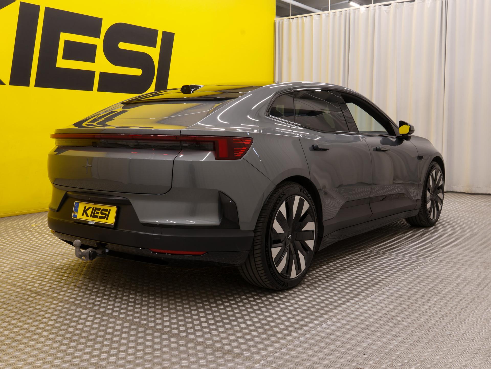 Pienoiskuva 3: 2025 Polestar 4