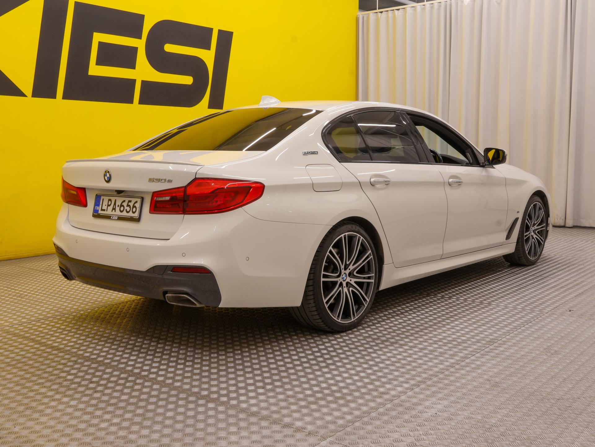 Pienoiskuva 2: 2018 BMW 530