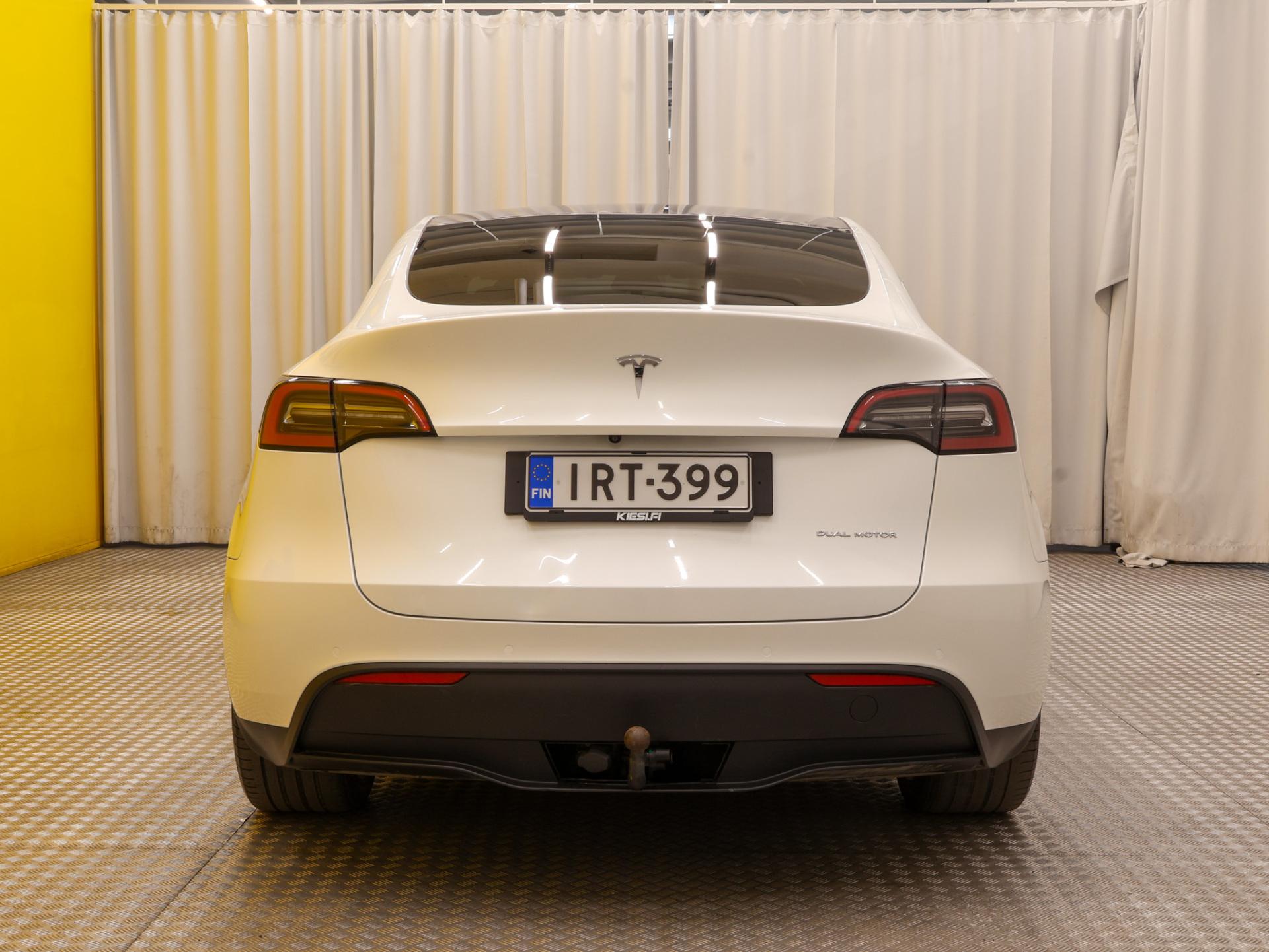 Näytä kaikki kuvat: 2022 Tesla Model Y