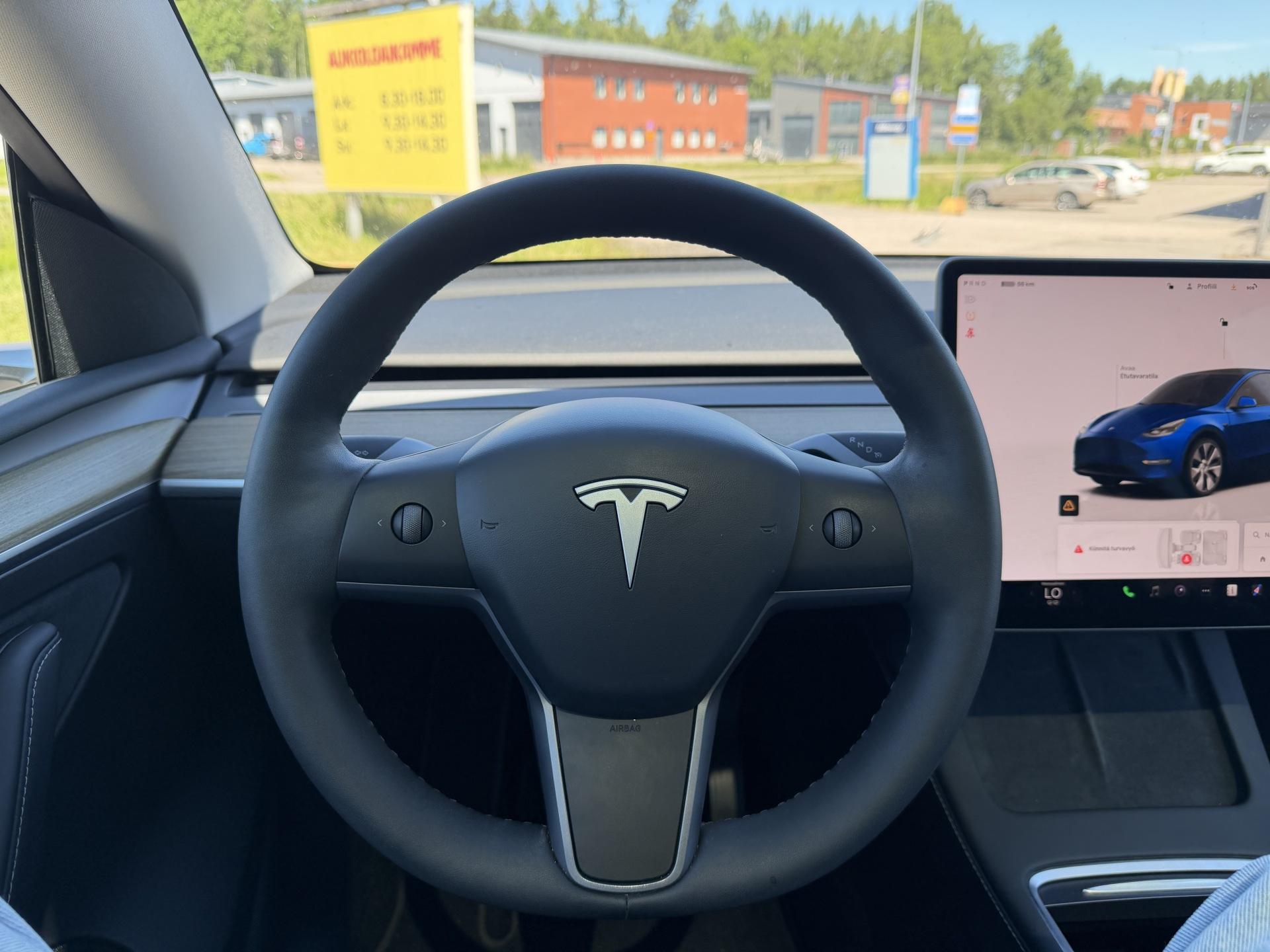 Näytä kaikki kuvat: 2023 Tesla Model Y