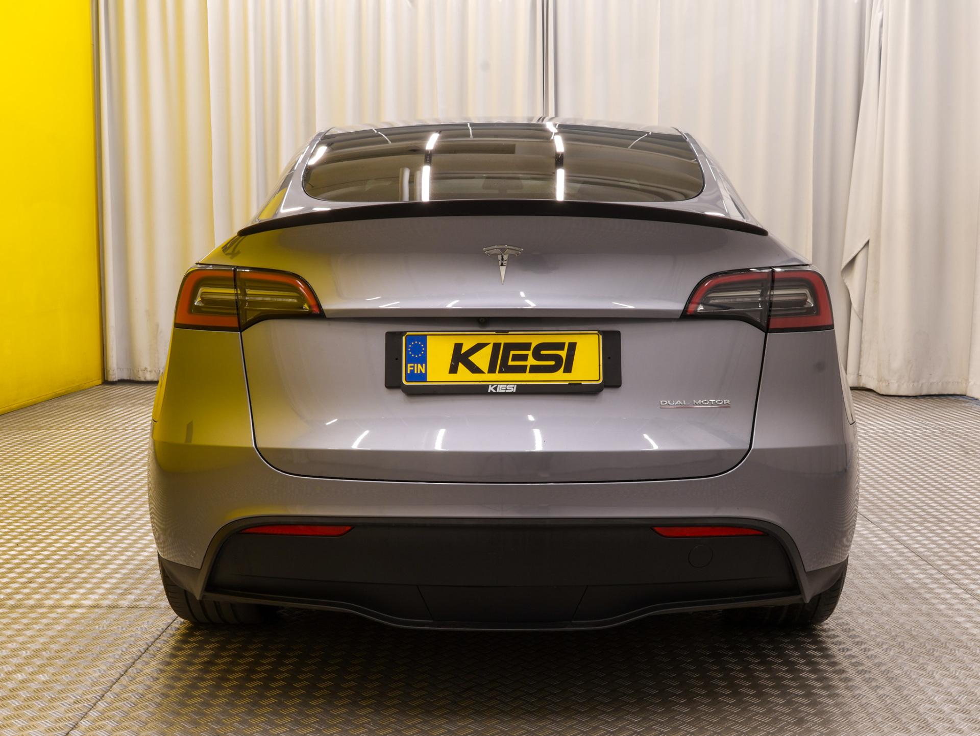 Näytä kaikki kuvat: 2023 Tesla Model Y