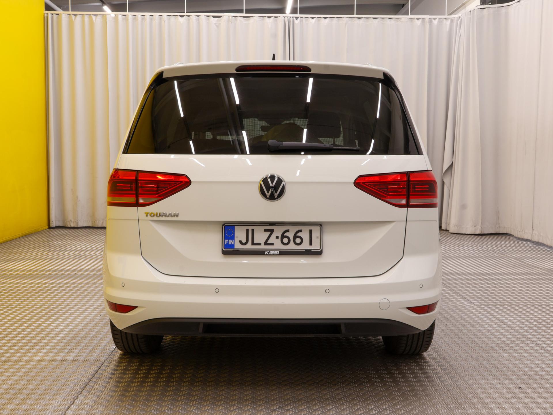 Näytä kaikki kuvat: 2021 Volkswagen Touran