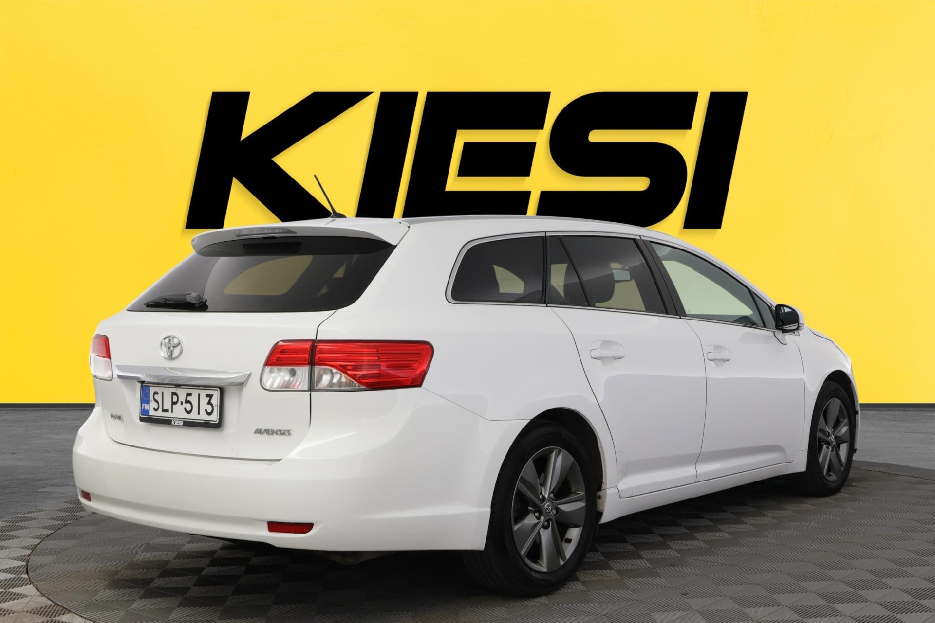 Näytä kaikki kuvat: 2015 Toyota Avensis