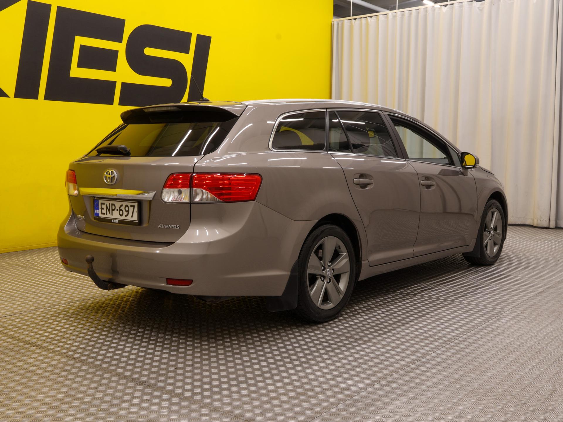 Pienoiskuva 2: 2015 Toyota Avensis