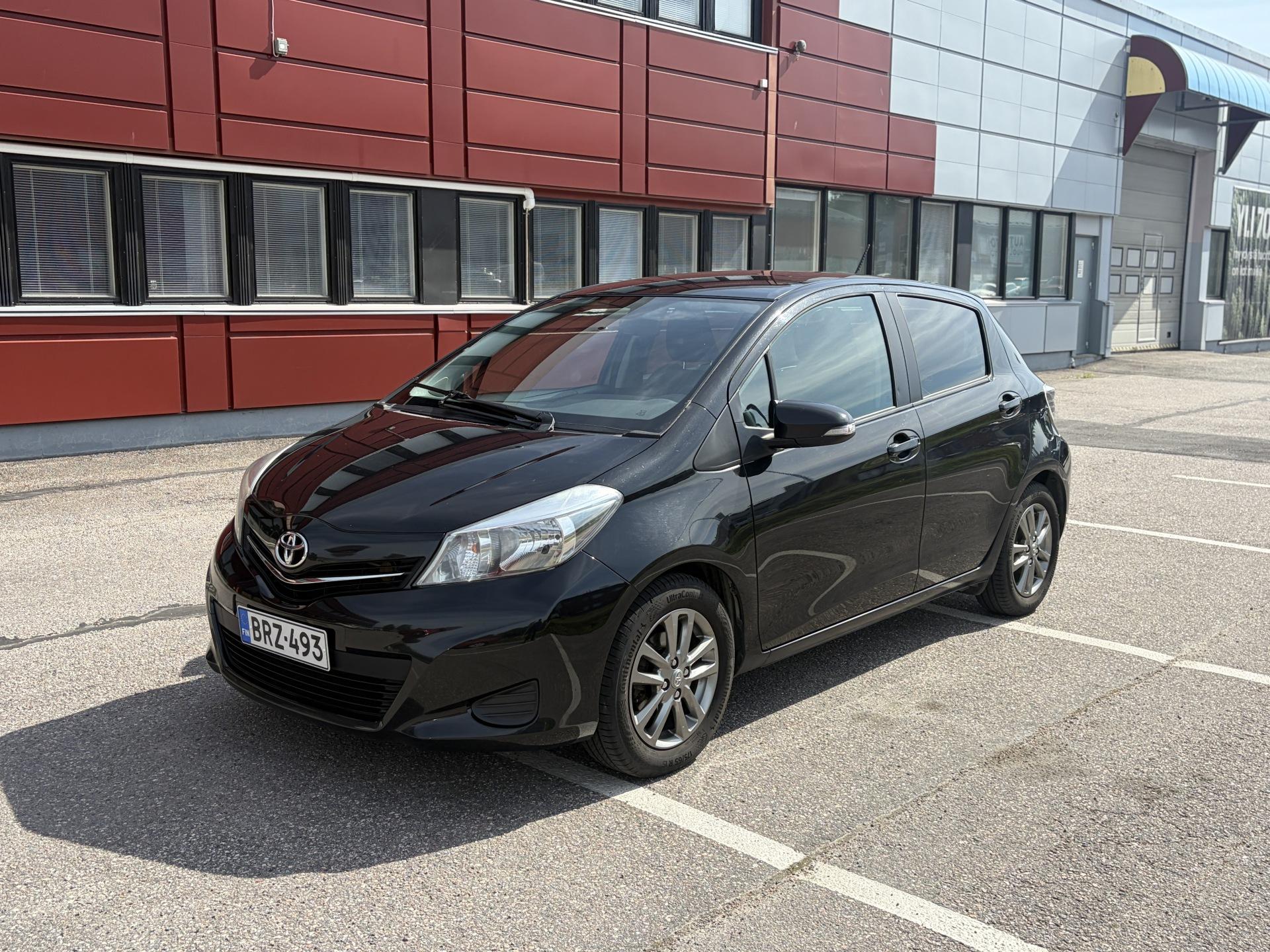 Pienoiskuva 2: 2014 Toyota Yaris