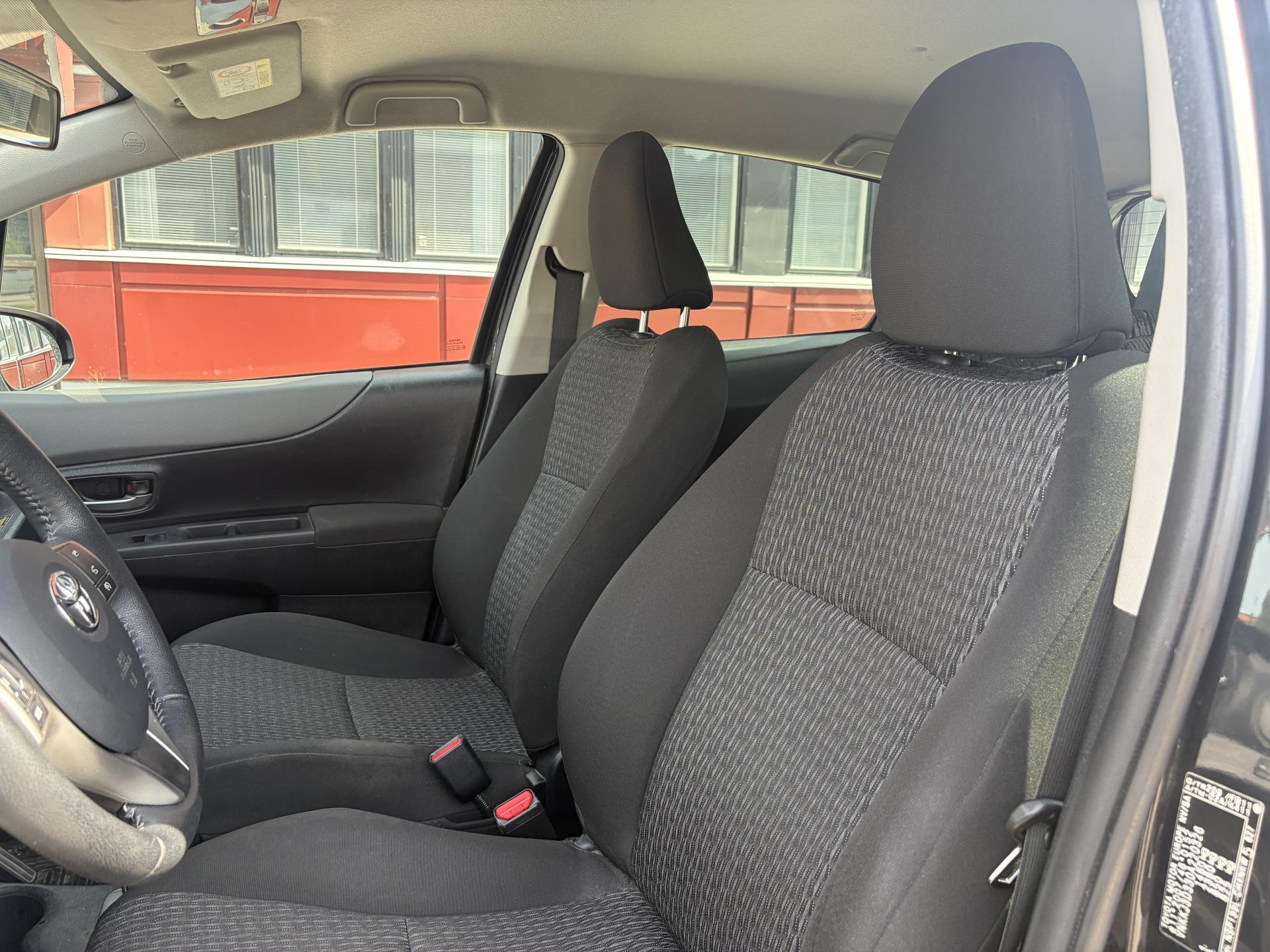 Toyota Yaris 2014, photo 6/25