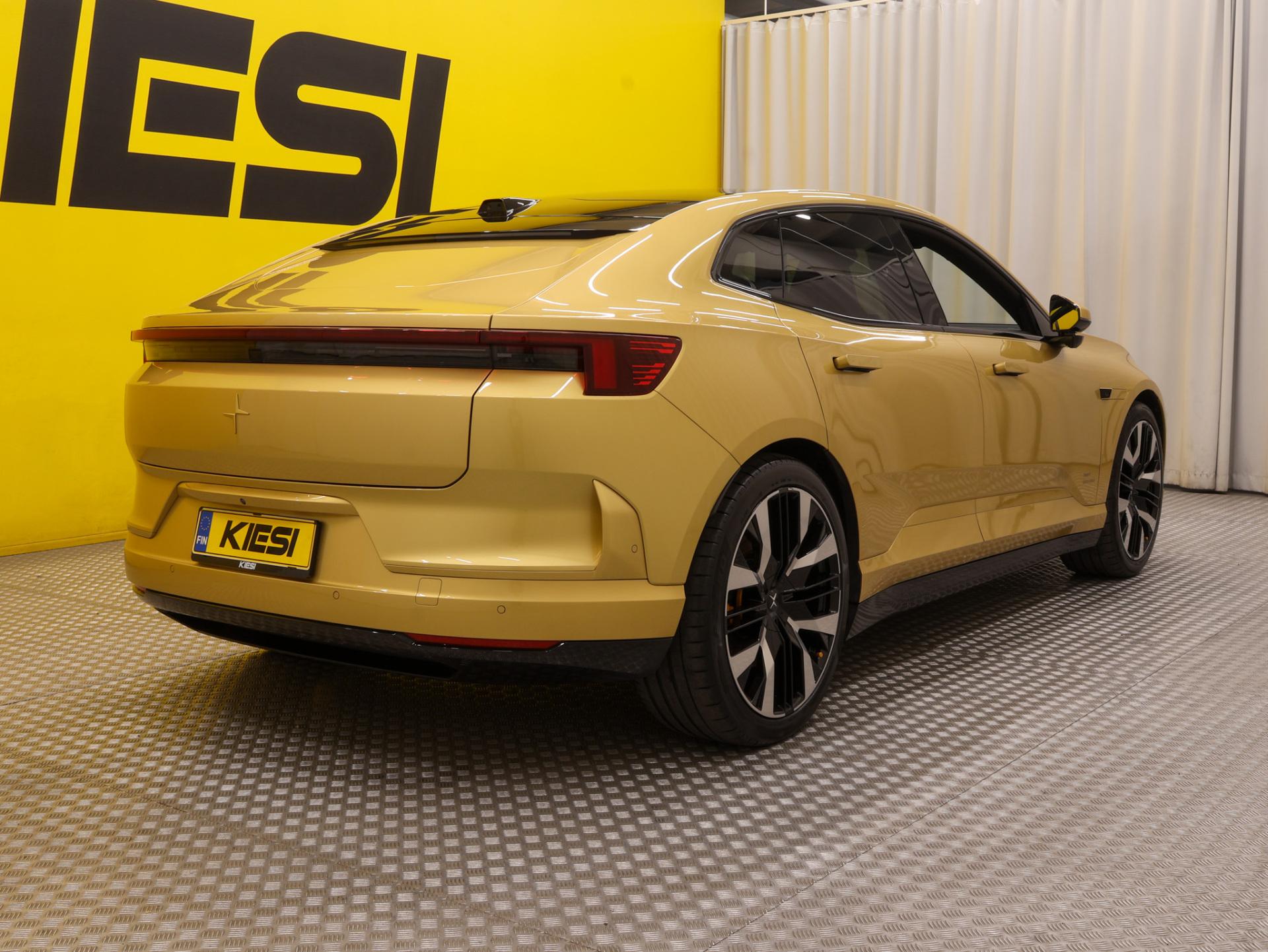 Pienoiskuva 3: 2025 Polestar 4