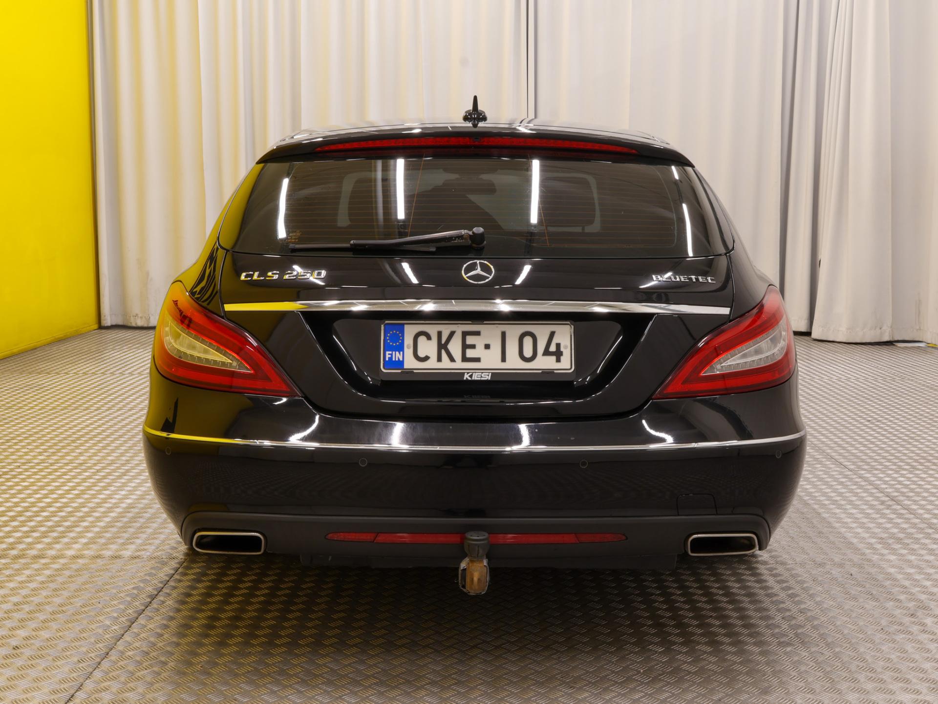 Näytä kaikki kuvat: 2015 Mercedes-Benz CLS