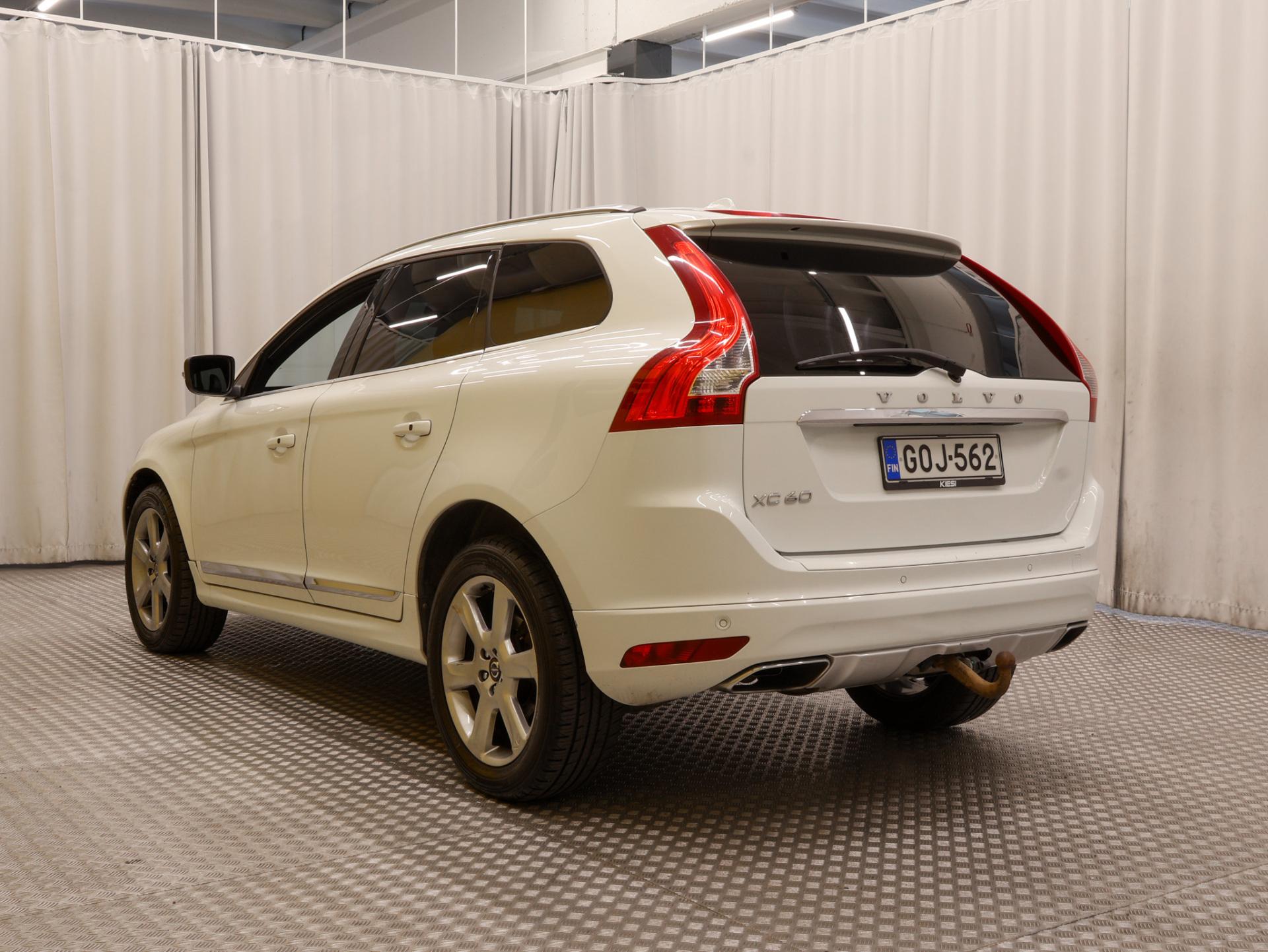 Volvo XC60 D4 R-Design 2014, photo 5/28