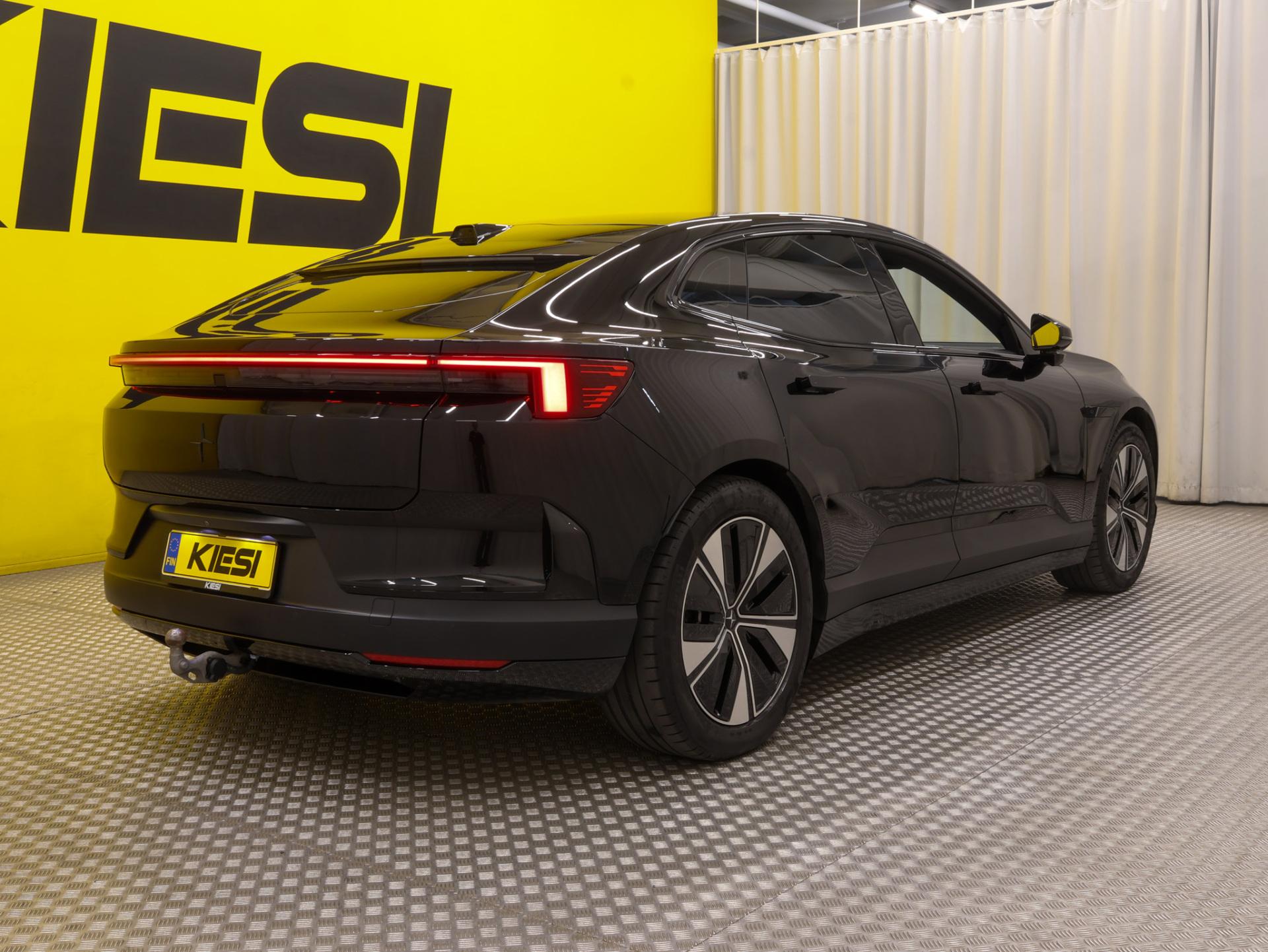 Pienoiskuva 3: 2024 Polestar 4