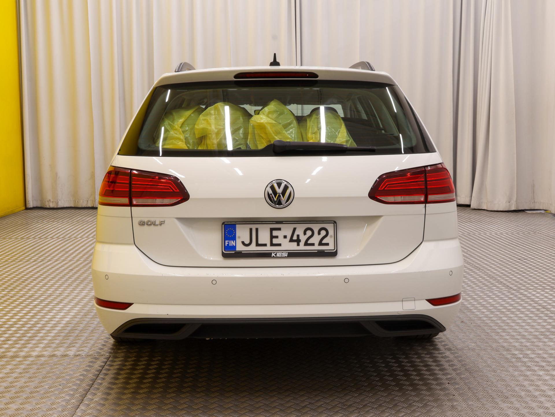 Näytä kaikki kuvat: 2018 Volkswagen Golf