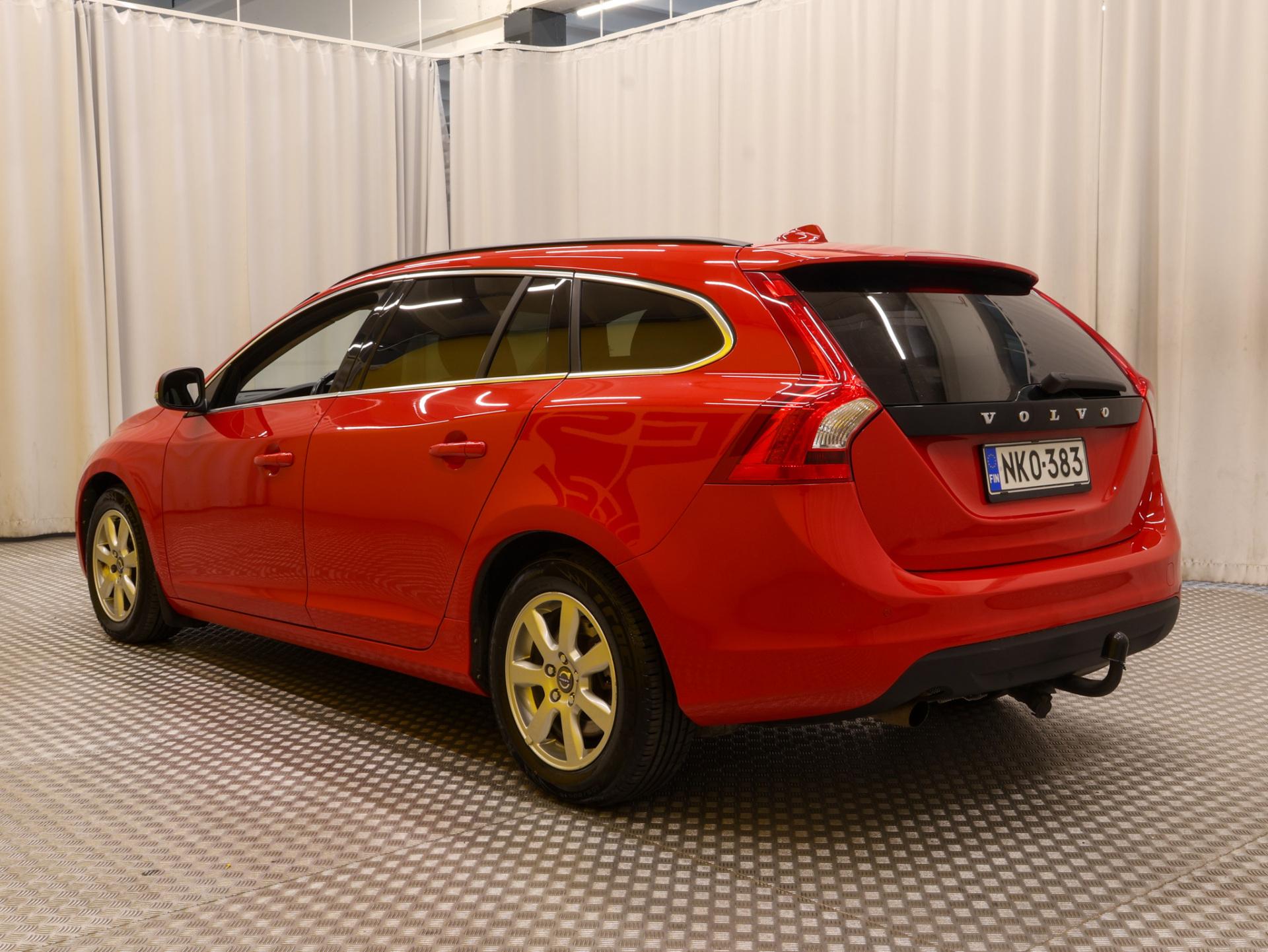 Volvo V60 D2 Momentum 2012, kuva 5/31