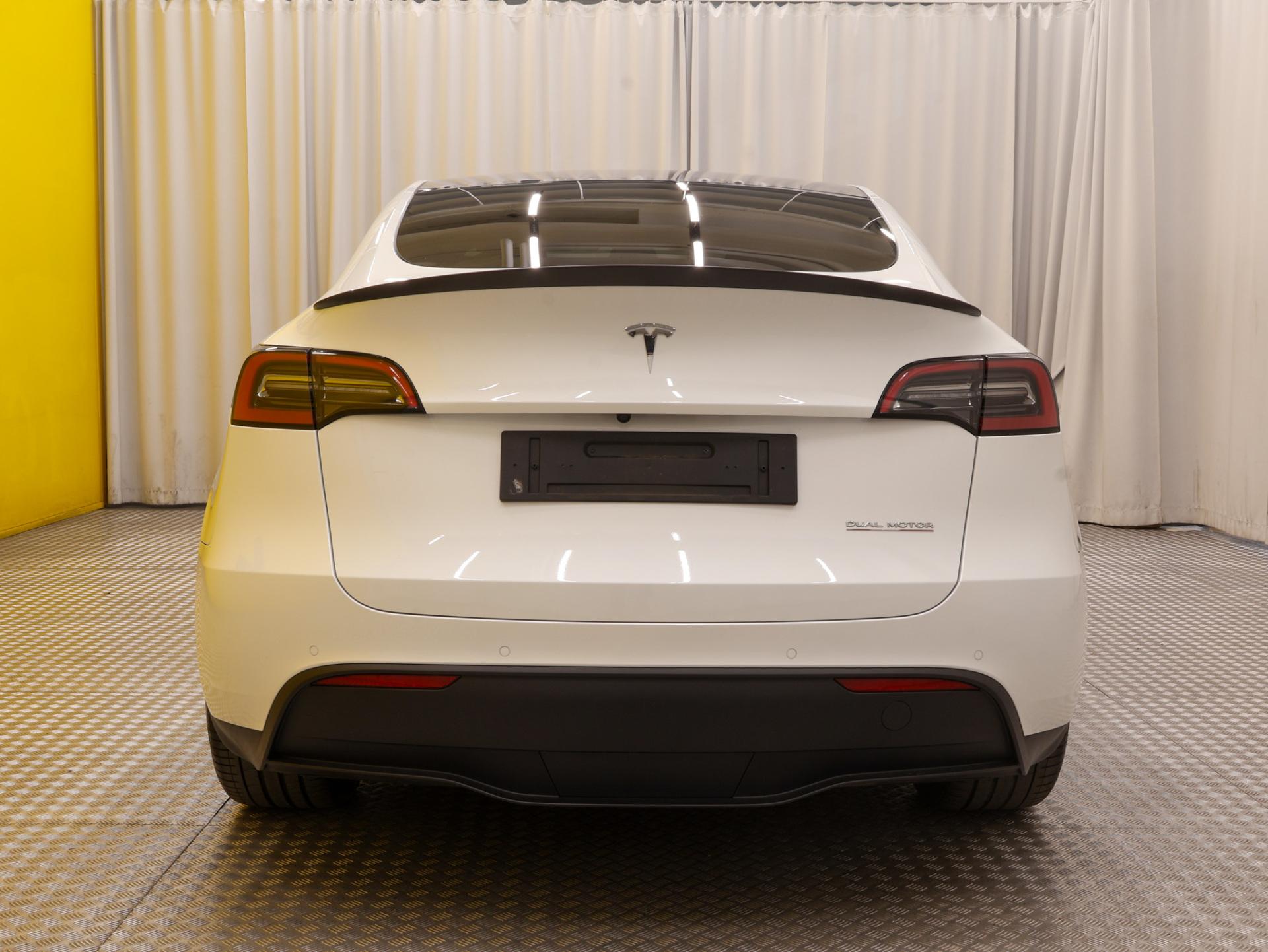Näytä kaikki kuvat: 2022 Tesla Model Y