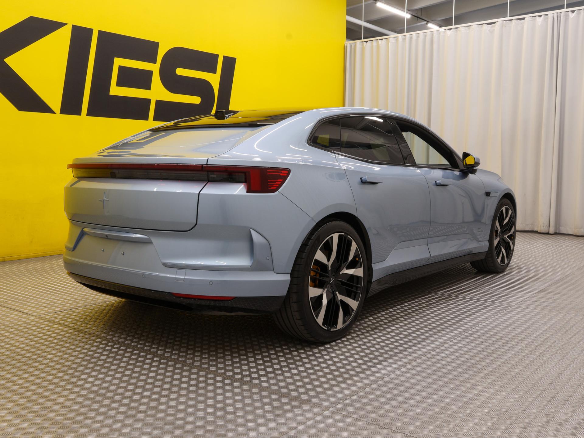 Pienoiskuva 3: 2025 Polestar 4