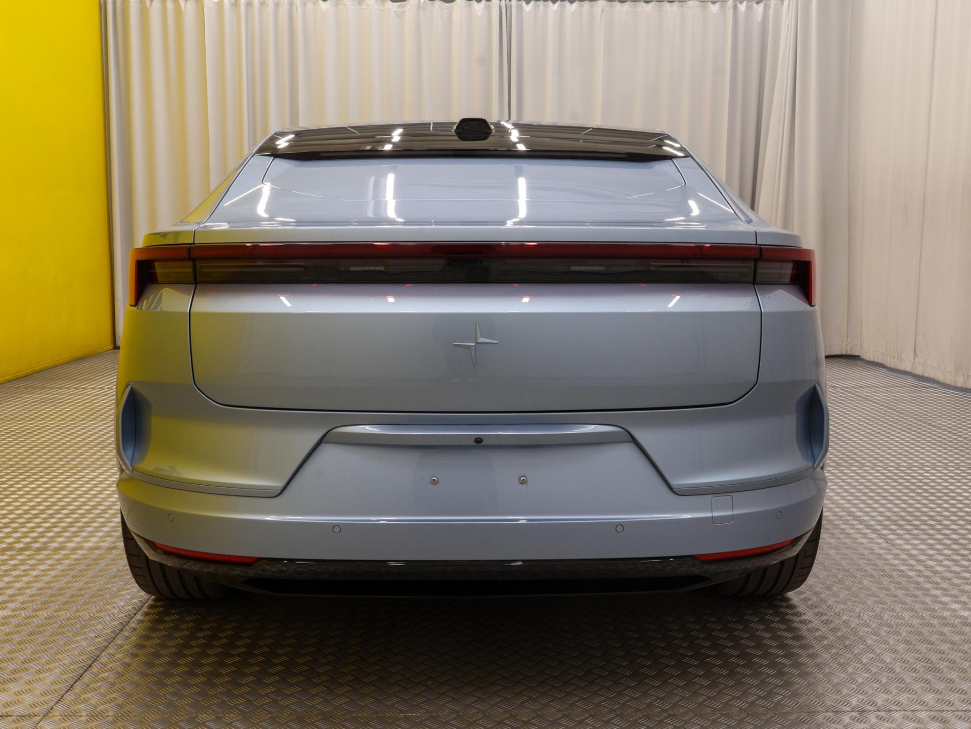 Näytä kaikki kuvat: 2025 Polestar 4