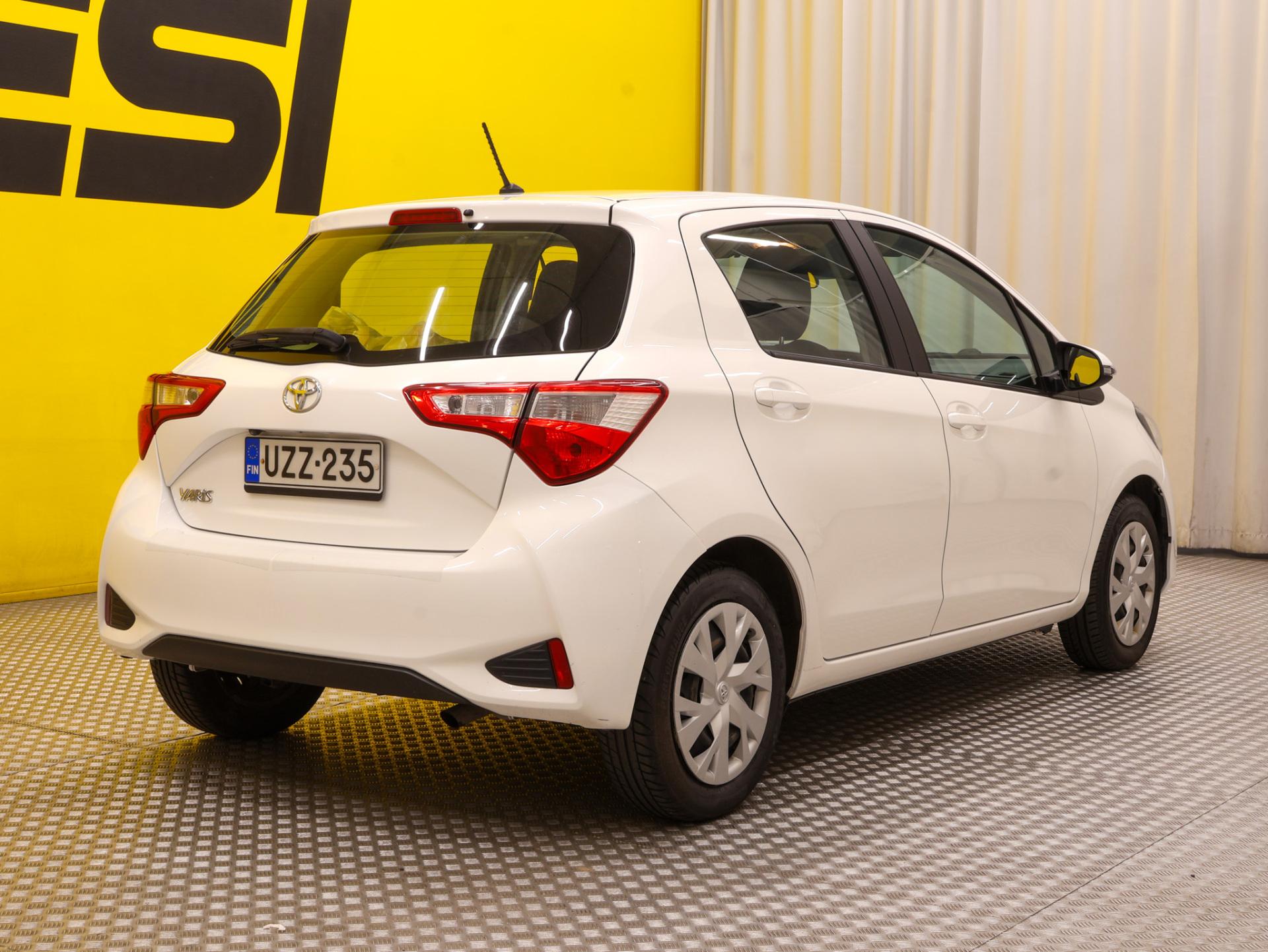 Pienoiskuva 3: 2017 Toyota Yaris