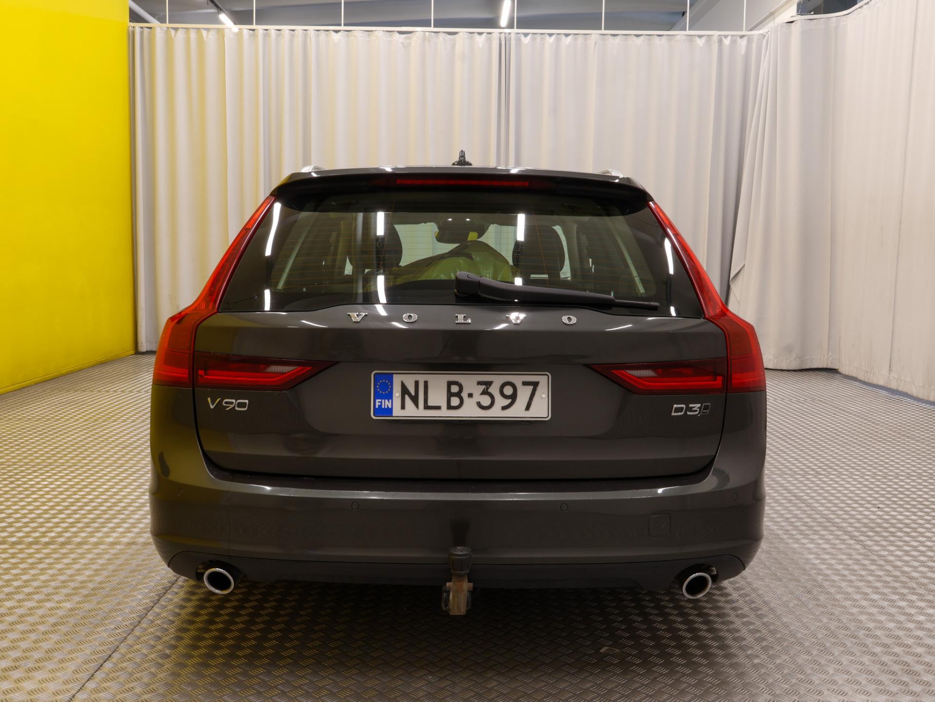 Näytä kaikki kuvat: 2018 Volvo V90
