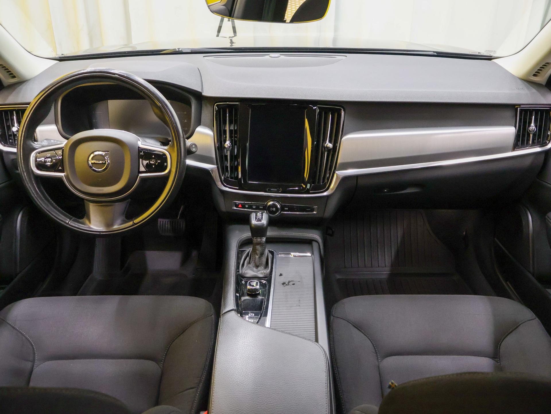 Volvo V90 D3 AWD Momentum aut 2018, kuva 7/37