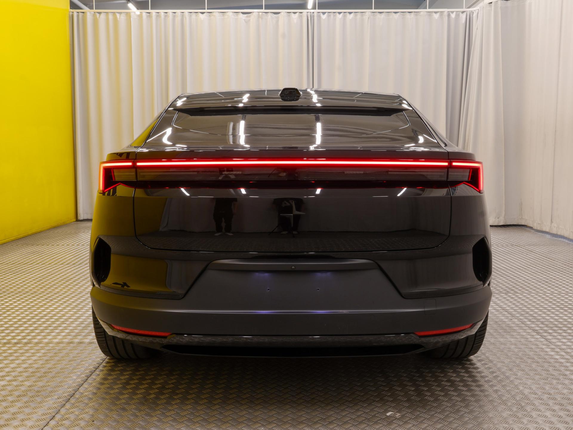 Näytä kaikki kuvat: 2025 Polestar 4