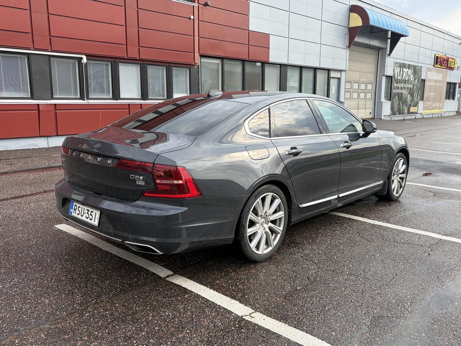 Näytä kaikki kuvat: 2017 Volvo S90
