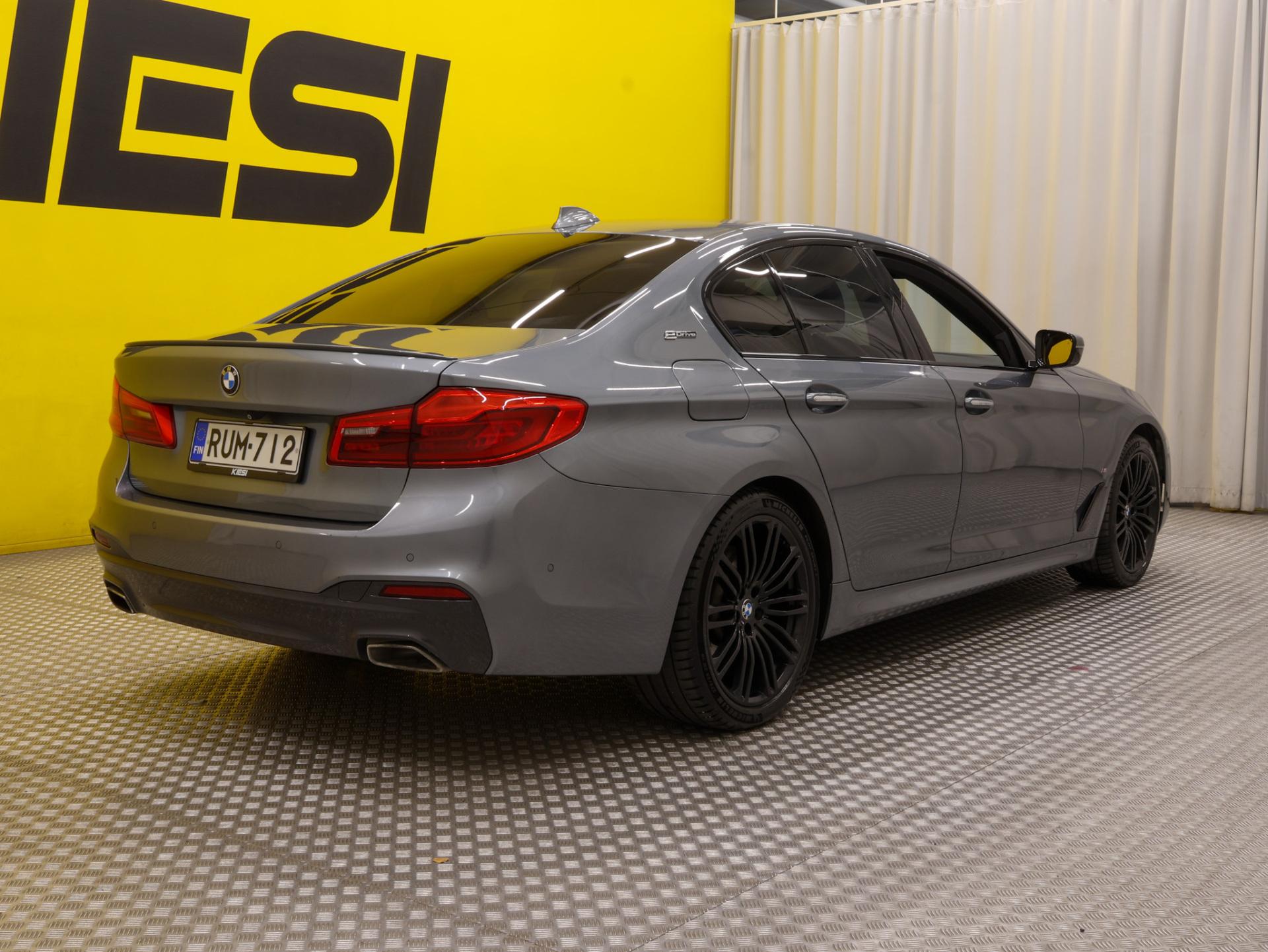 Pienoiskuva 2: 2017 BMW 530