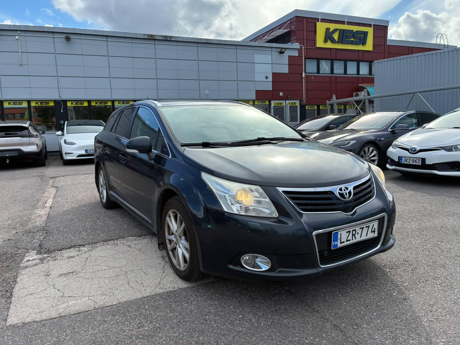 Pienoiskuva 3: 2011 Toyota Avensis