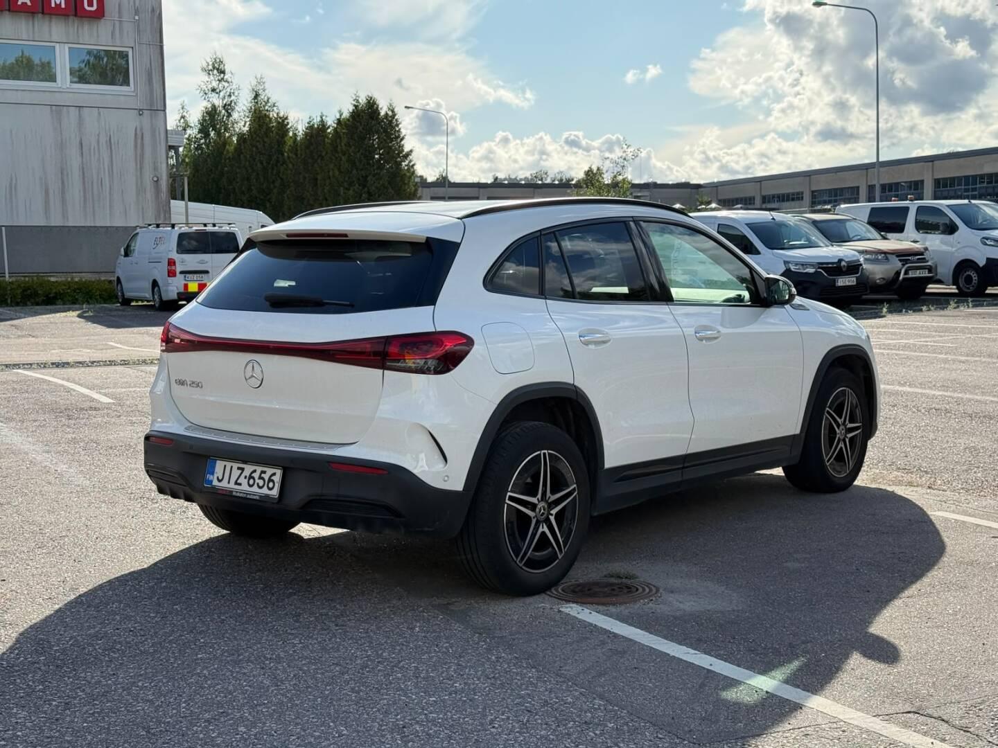 Näytä kaikki kuvat: 2021 Mercedes-Benz EQA