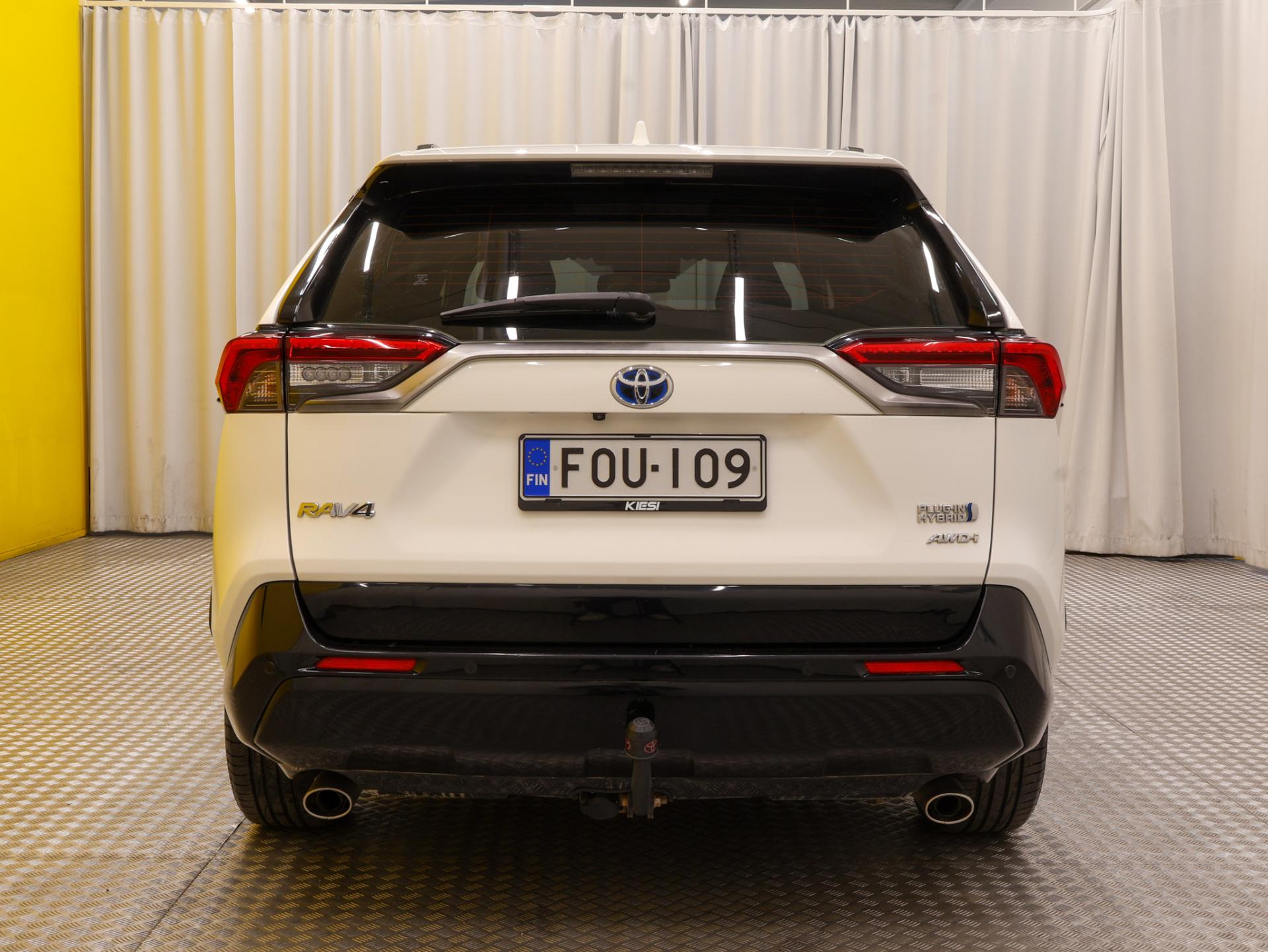 Näytä kaikki kuvat: 2021 Toyota RAV4 Plug-In