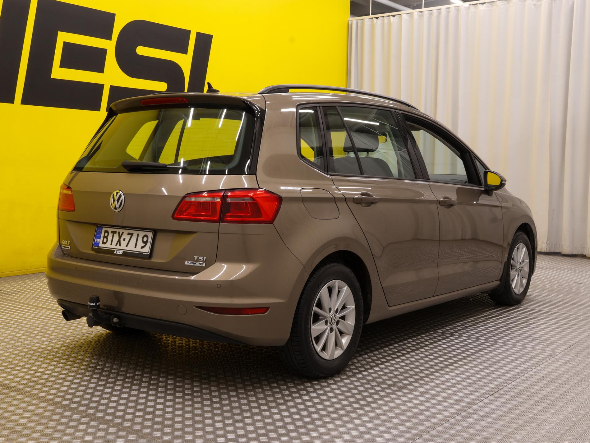 Volkswagen Golf Sportsvan 2016, photo 3/27