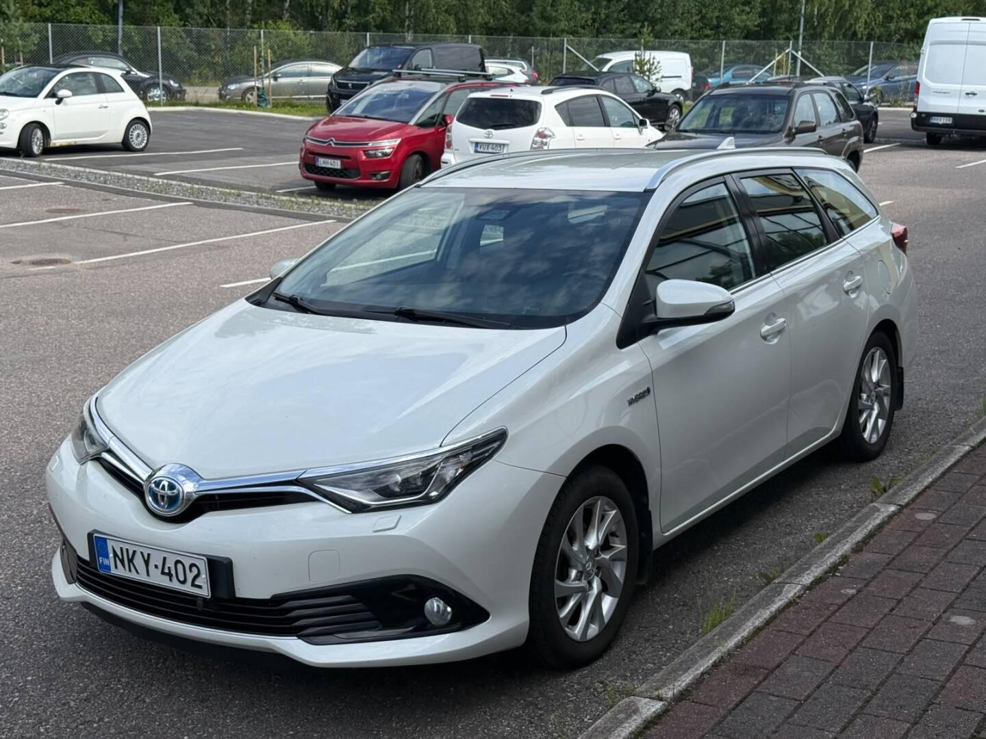 Pienoiskuva 3: 2017 Toyota Auris