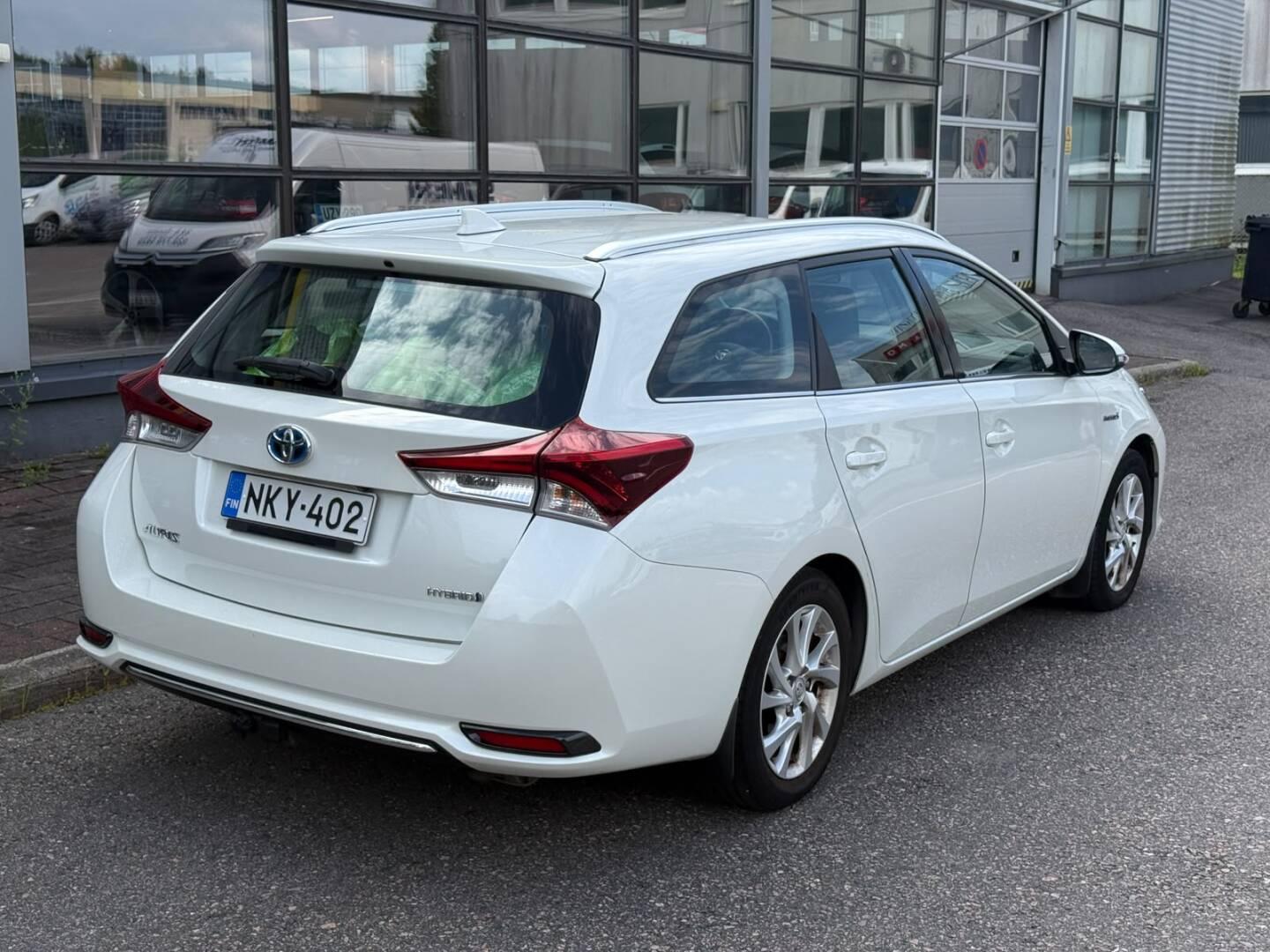 Näytä kaikki kuvat: 2017 Toyota Auris