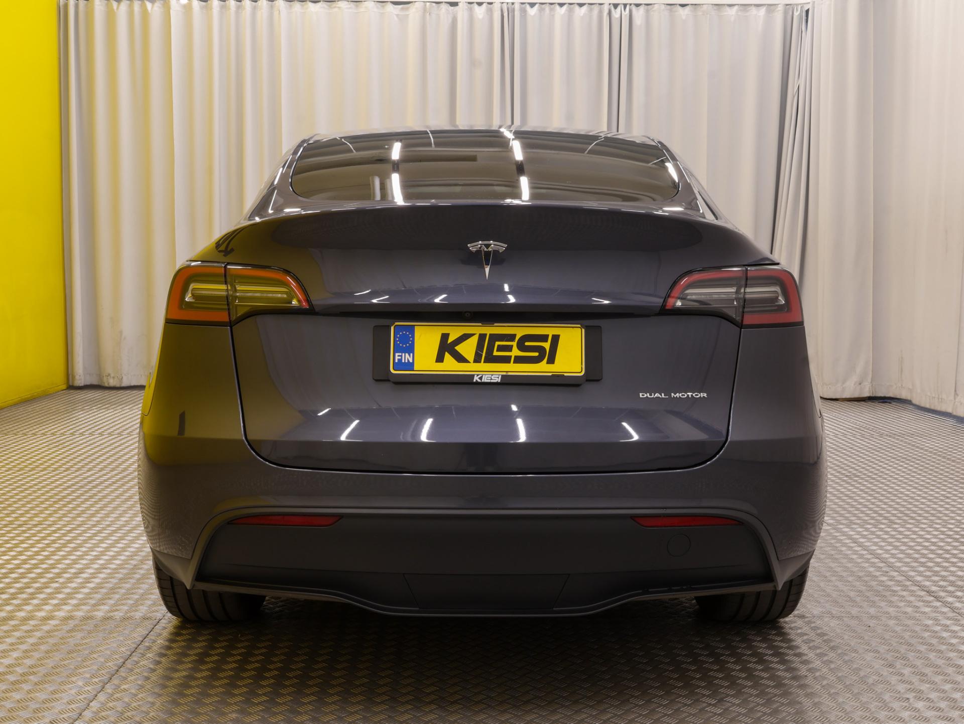 Näytä kaikki kuvat: 2023 Tesla Model Y