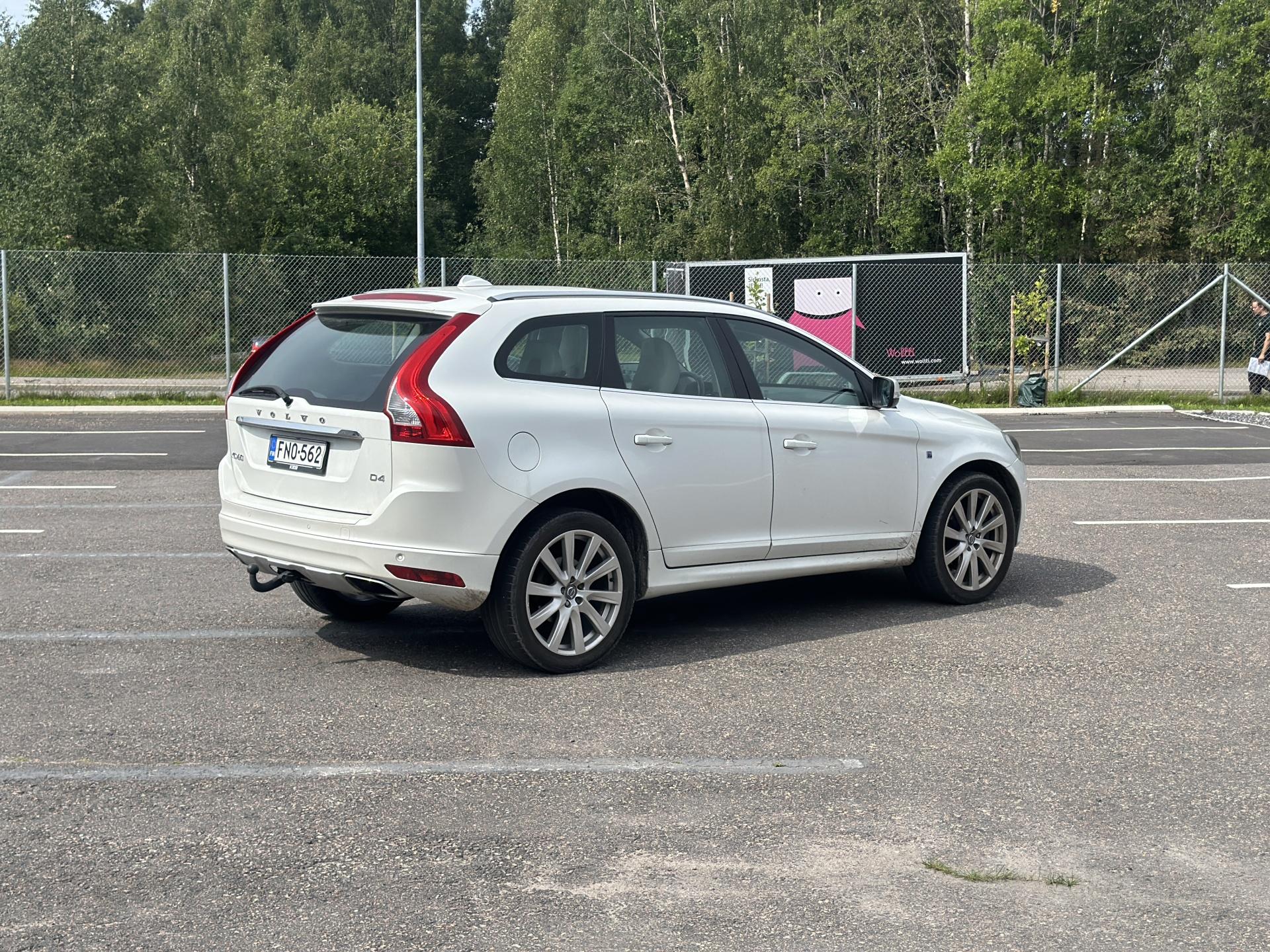 Näytä kaikki kuvat: 2015 Volvo XC60