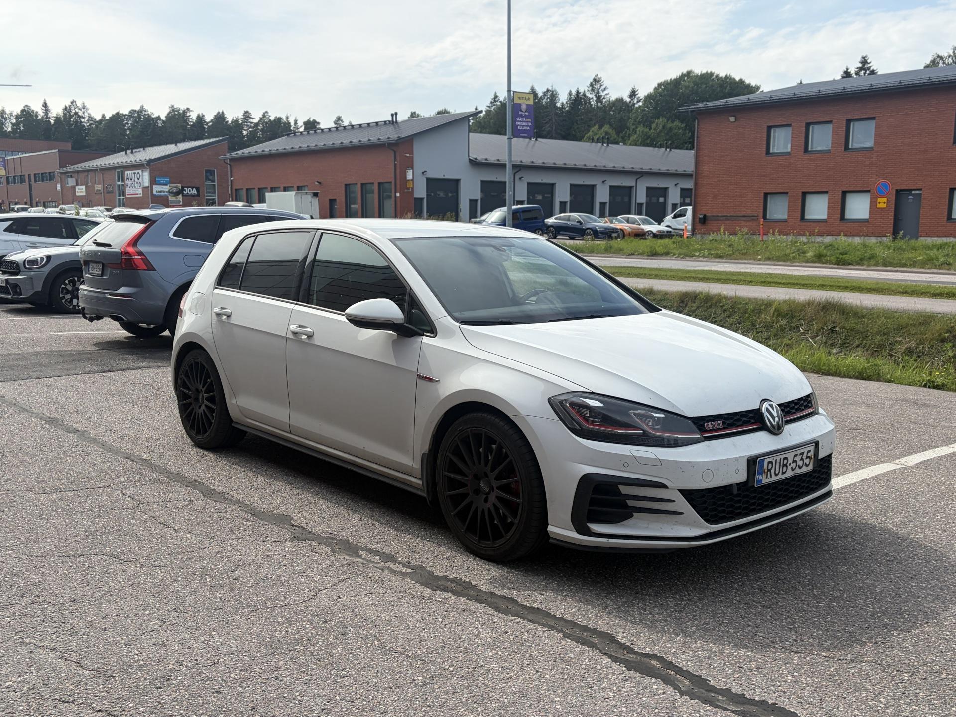 Pienoiskuva 3: 2019 Volkswagen Golf