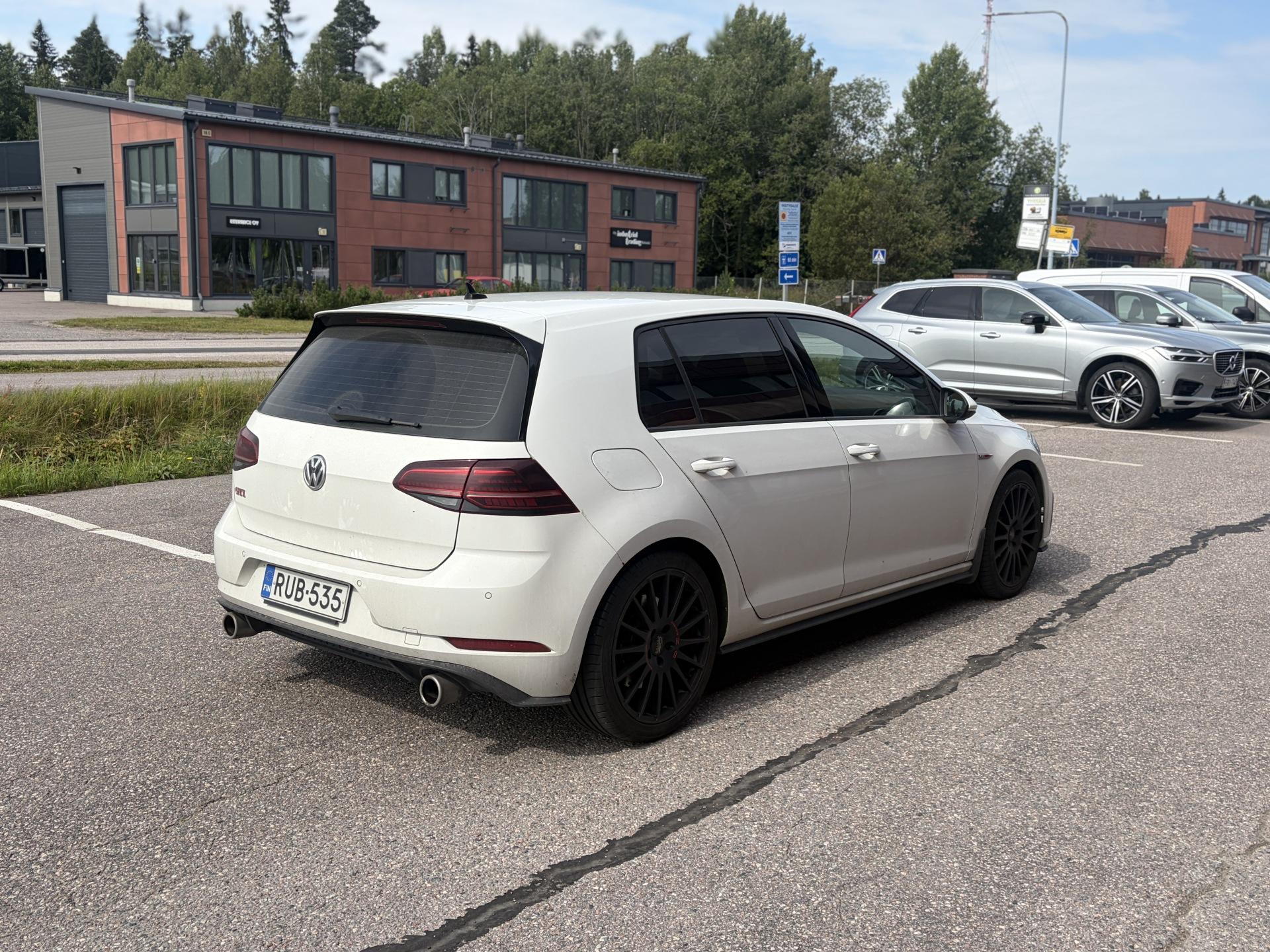 Näytä kaikki kuvat: 2019 Volkswagen Golf