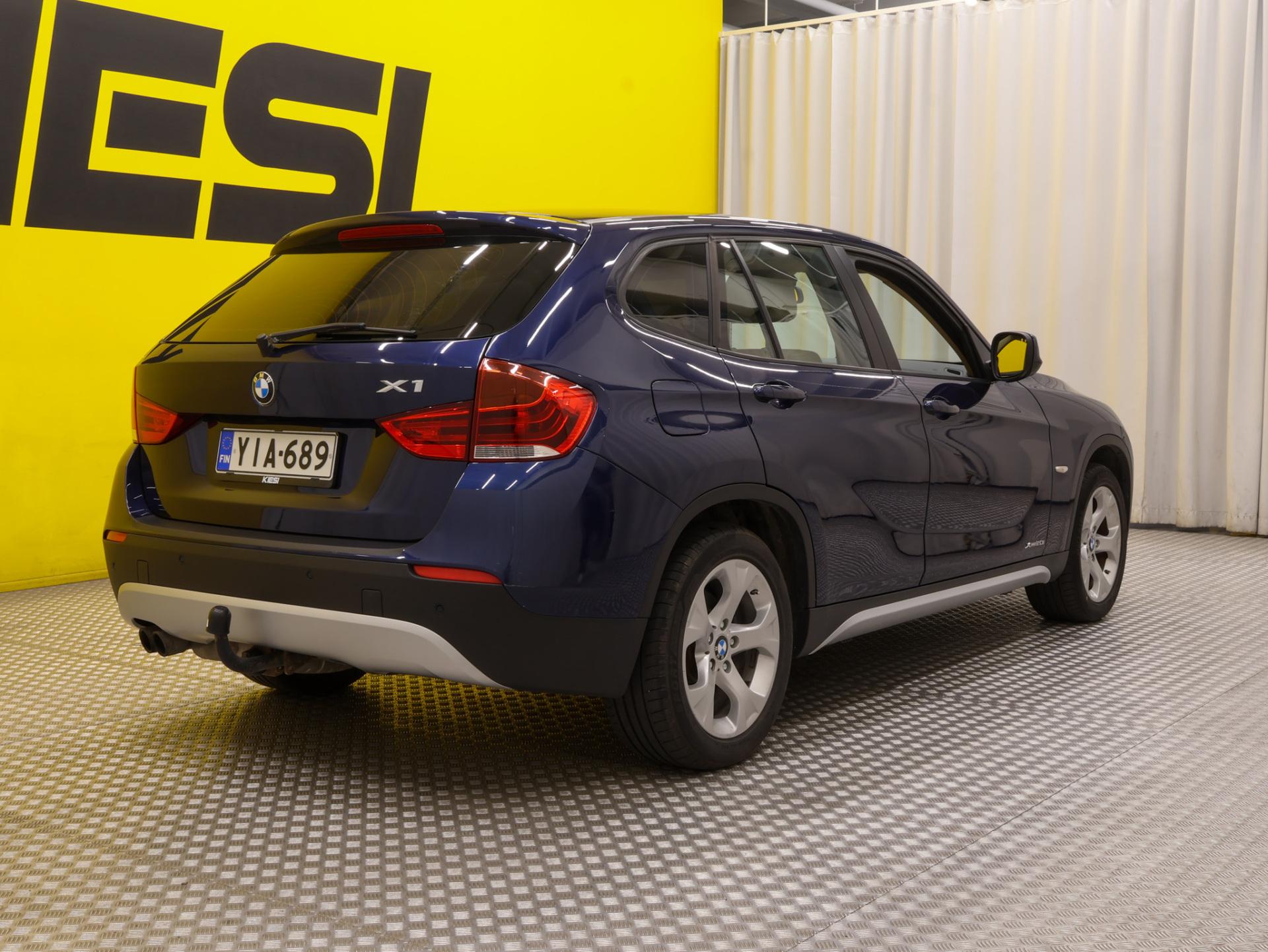 Pienoiskuva 2: 2012 BMW X1