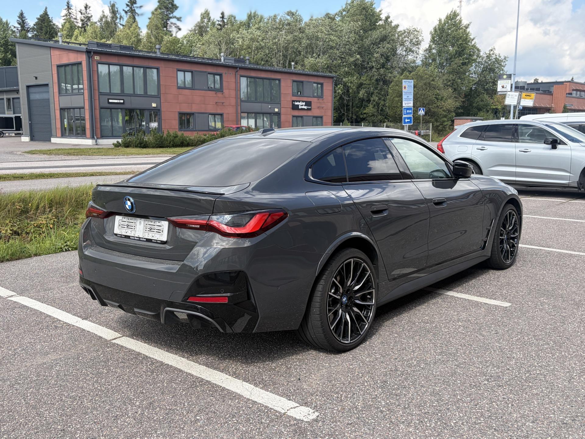 Näytä kaikki kuvat: 2023 BMW i4 M50