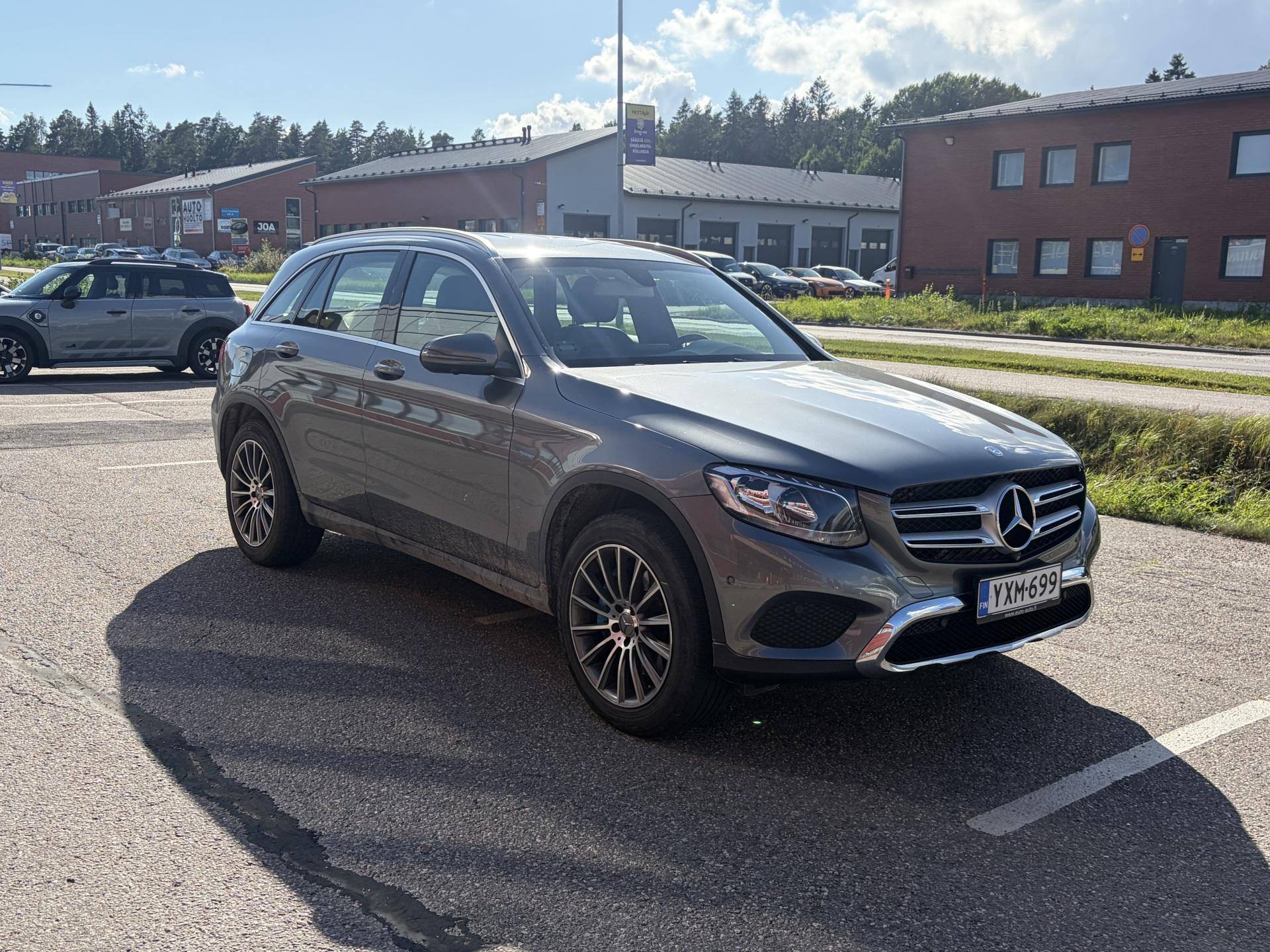 Pienoiskuva 3: 2017 Mercedes-Benz GLC