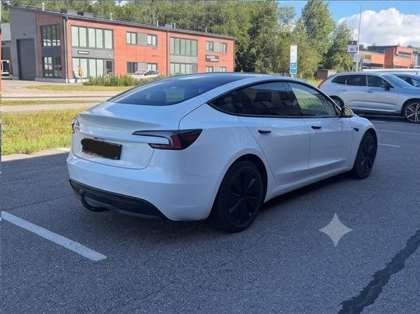 Pienoiskuva 3: 2025 Tesla Model 3